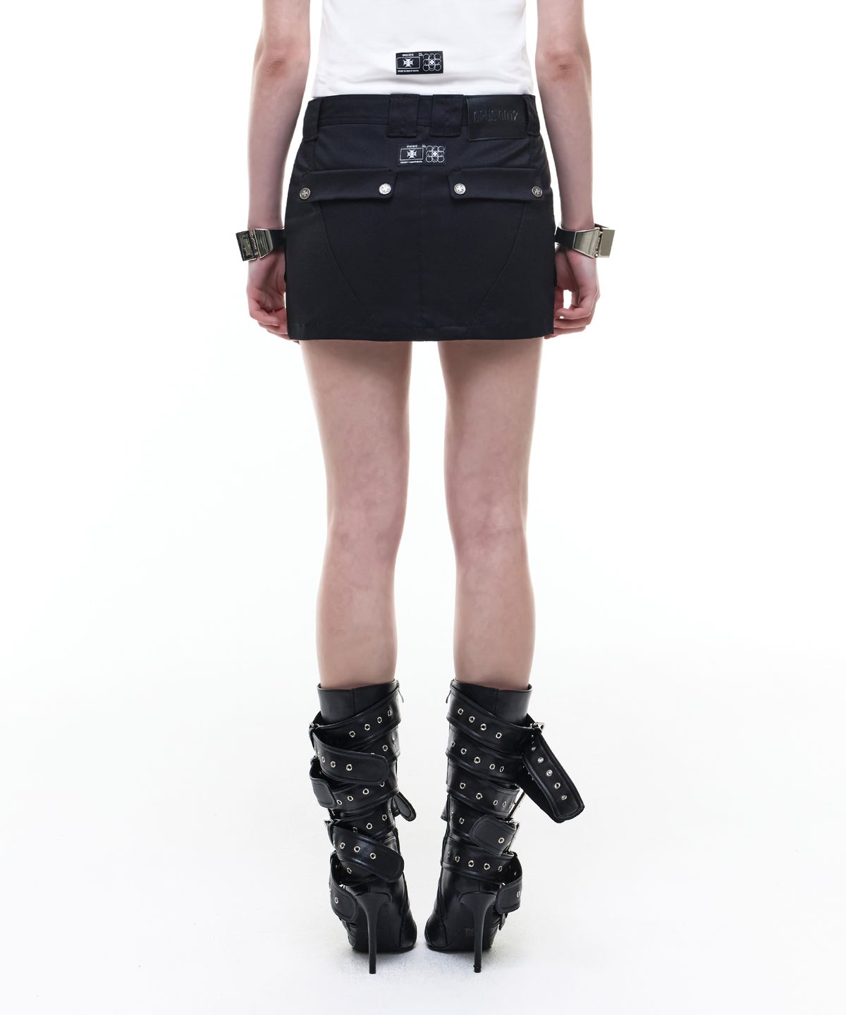 오퍼스 0012(OPUS 0012) Op. 08 DIME CARGO MICRO SKIRT BLACK