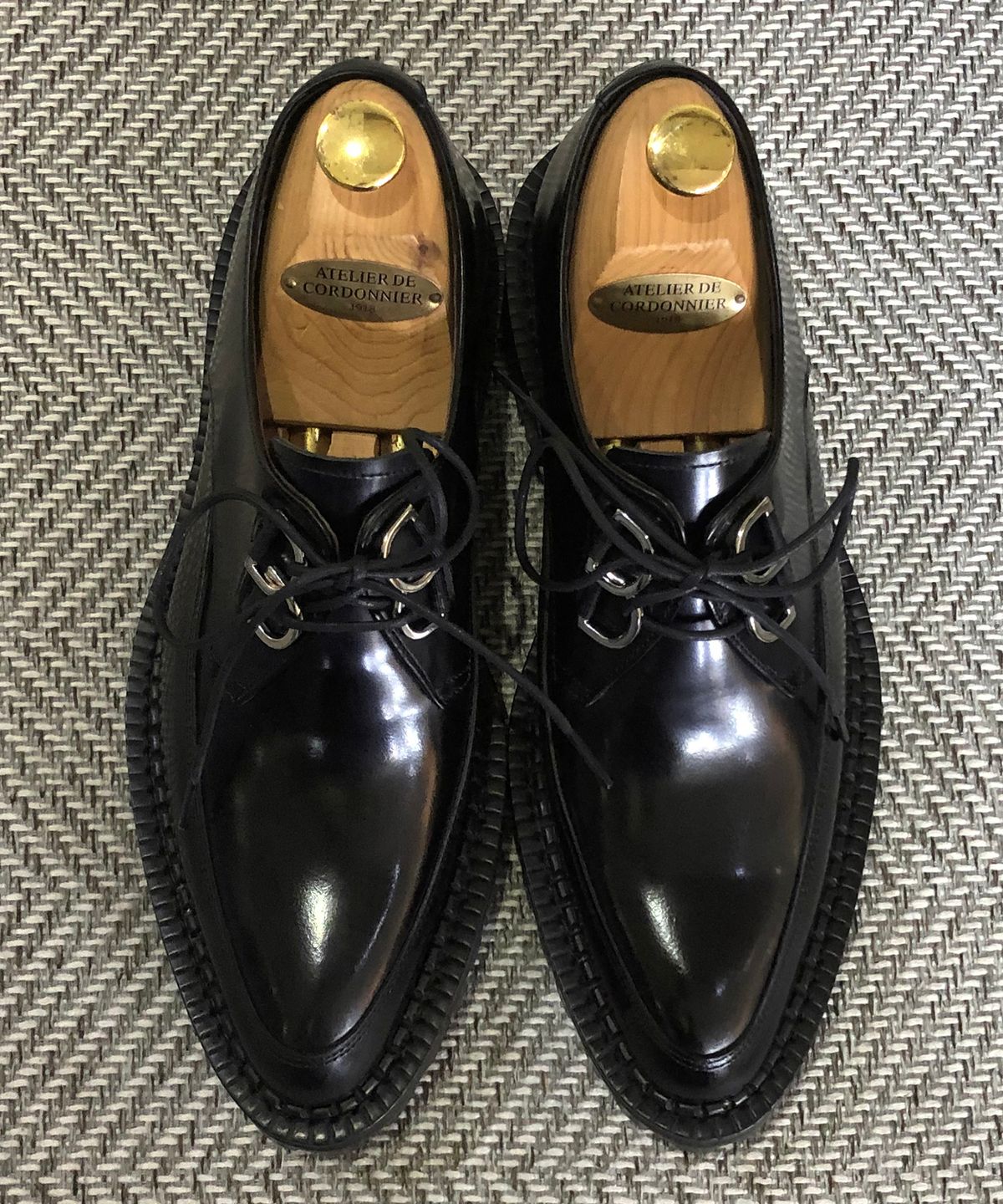 조앤슈(JOENSHOE) 슈만 루프 슬림 옥스퍼드 블랙