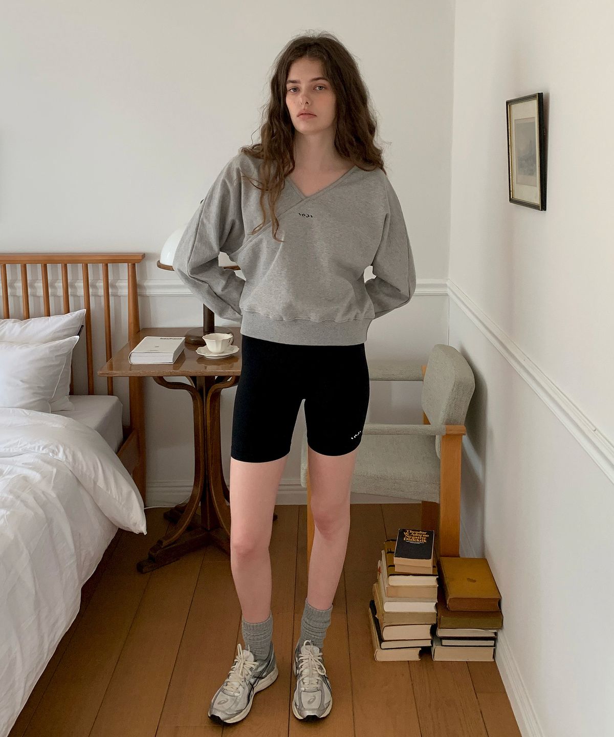 인지액티브(INJIACTIVE) Cross Y Neck SweatShirt 그레이