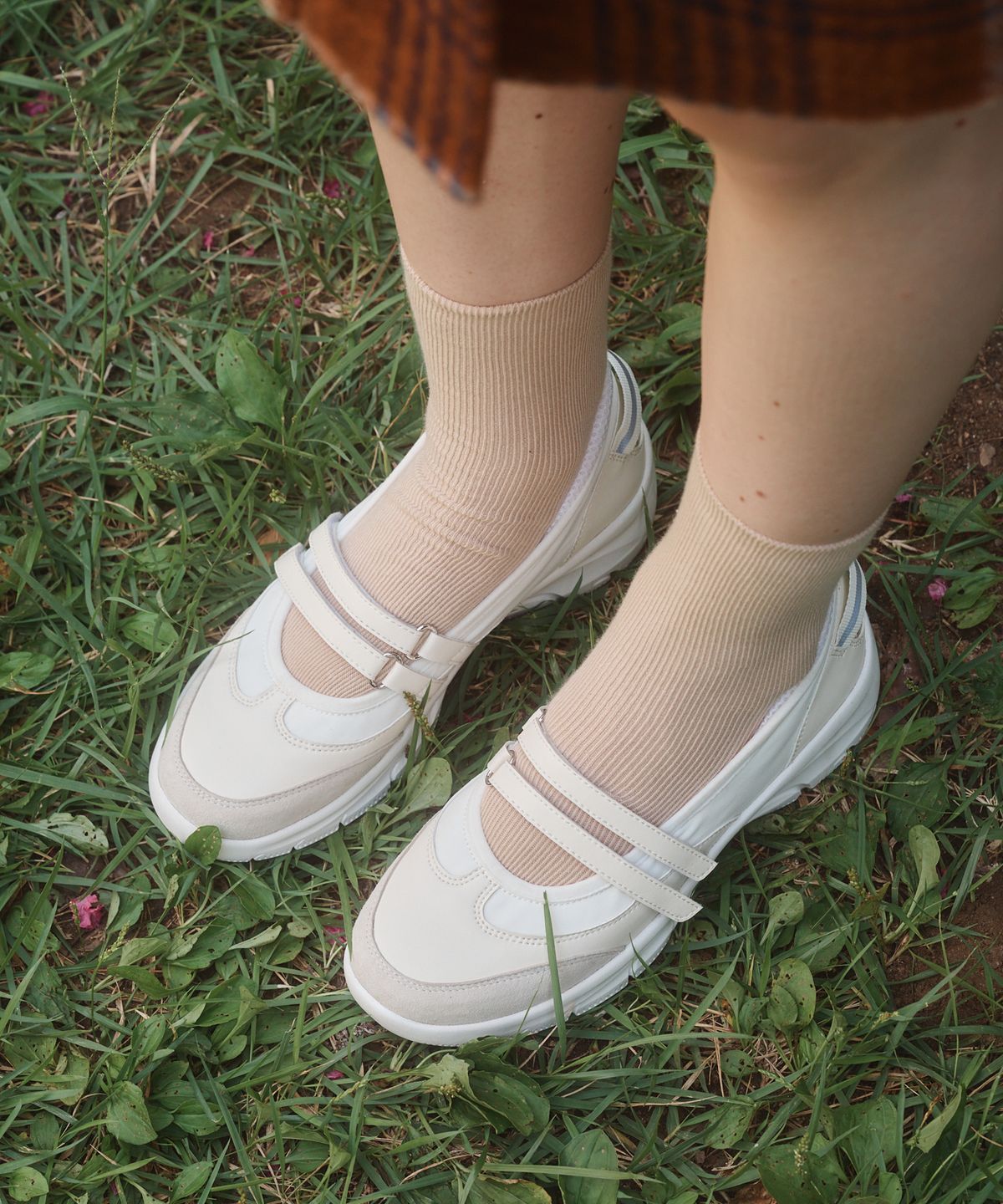 뜨홍(TTHONE) LOLA 더블 스트랩 콤비 스니커즈 4CM [Ivory]