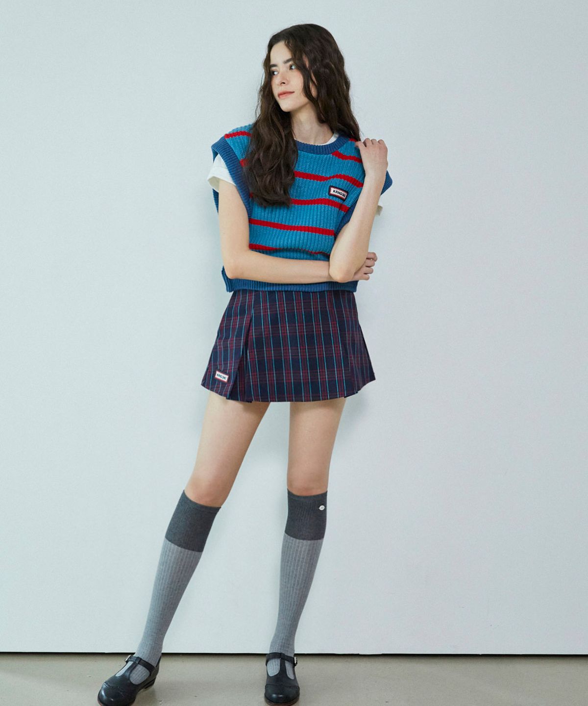 칸디니(KANDINI) 블루 세미크롭 라운드넥 베스트