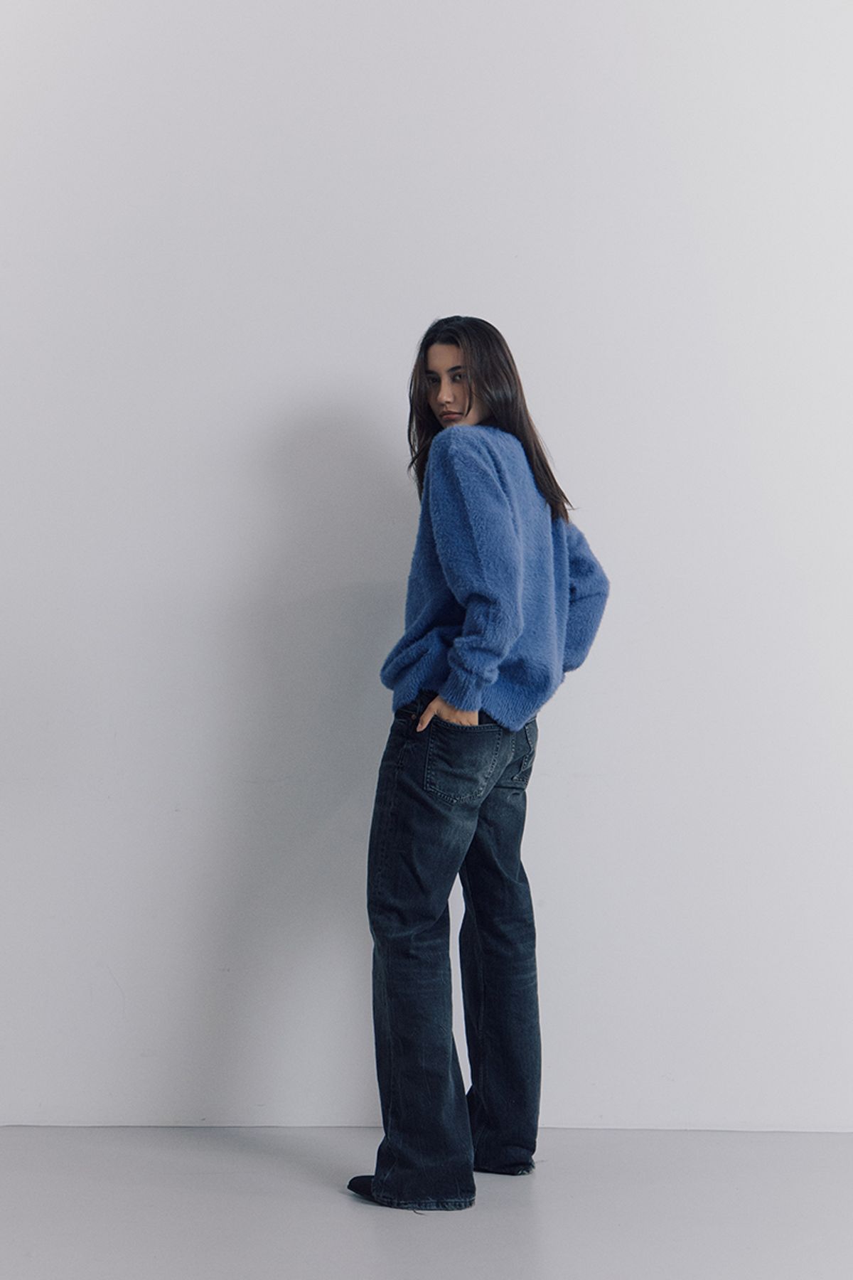 어굿데이(AGOODDAY) [UNISEX]  BISCOUS ROUND KNIT (blue)