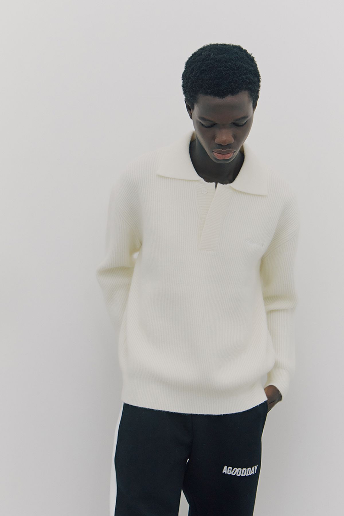 어굿데이(AGOODDAY) [UNISEX]  BISCOUS HAZZI KNIT (ivory)