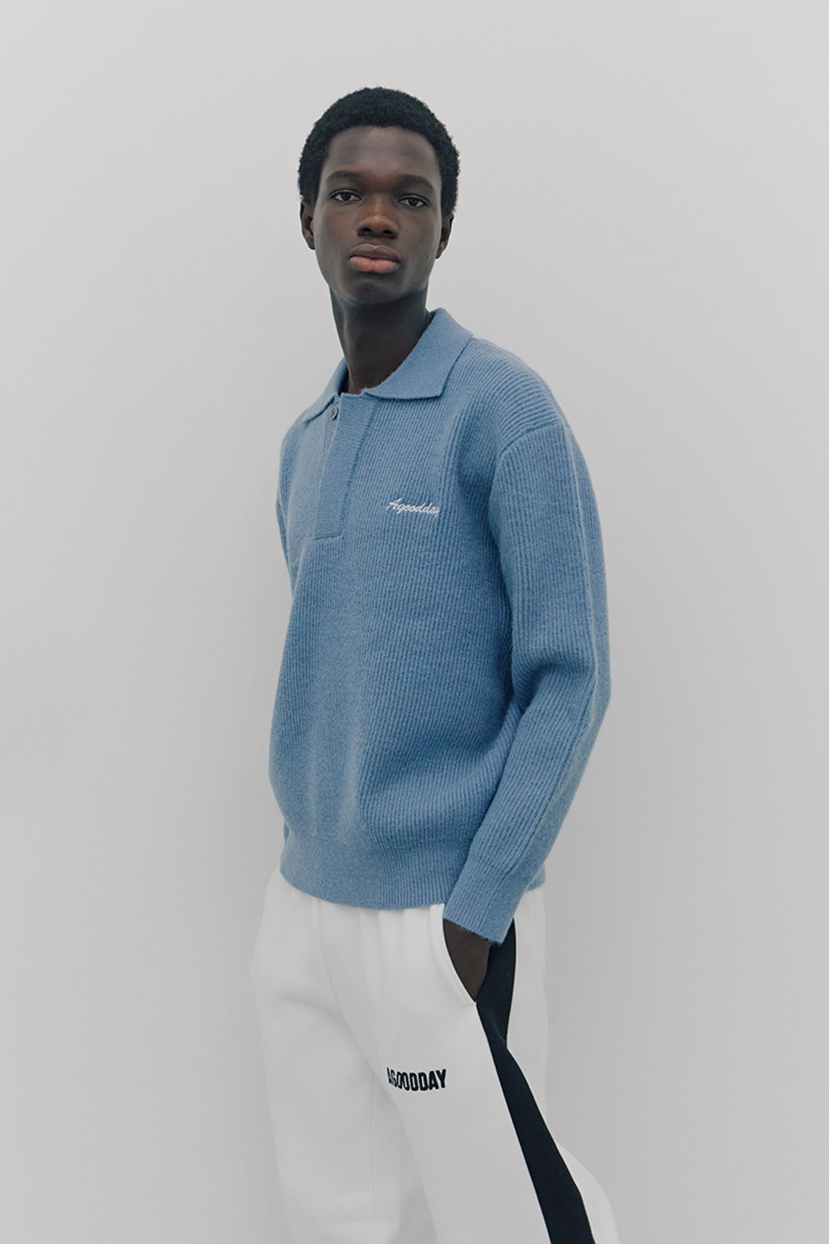어굿데이(AGOODDAY) [UNISEX]  BISCOUS HAZZI KNIT (sky blue)