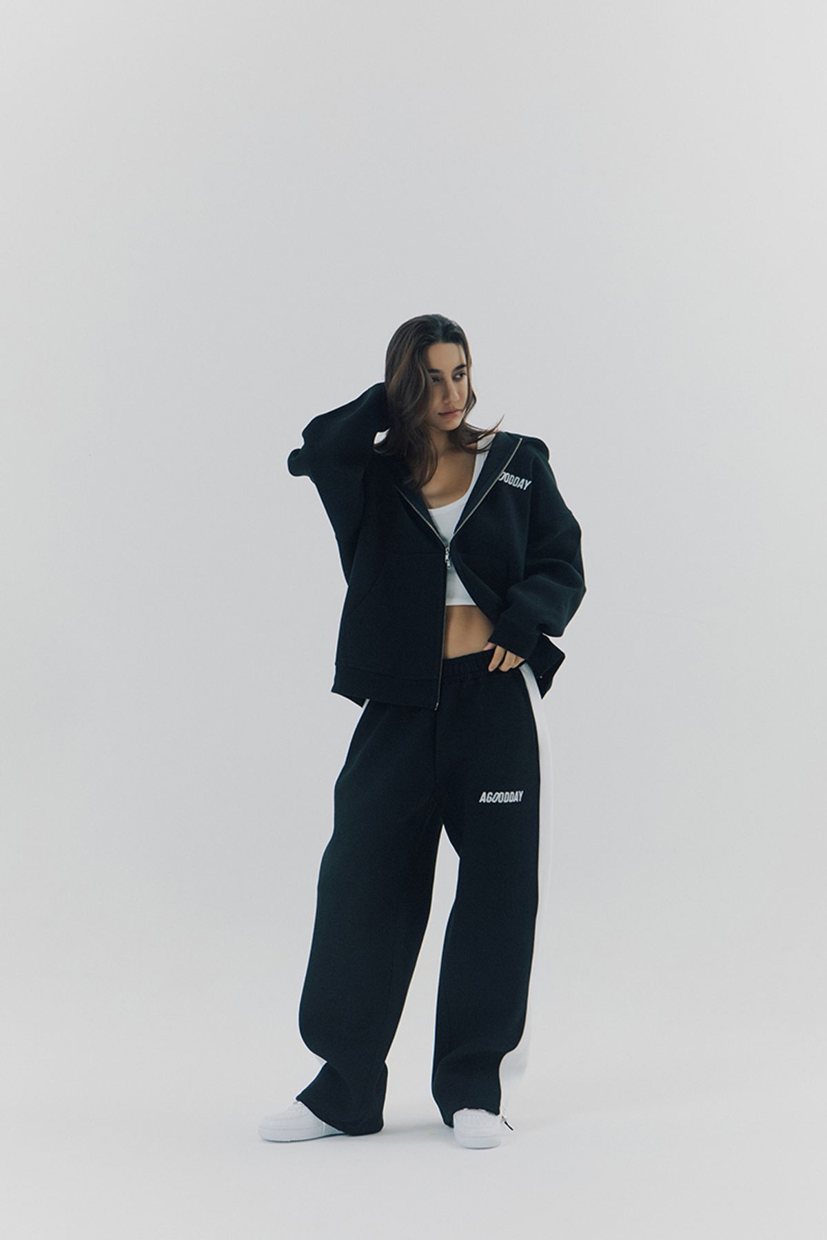 어굿데이(AGOODDAY) [UNISEX]  BELLUNA HOODIE ZIPUP (black)