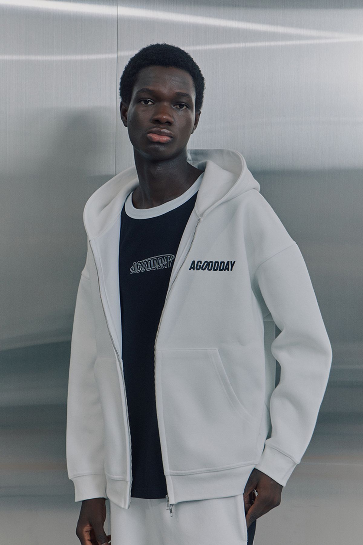 어굿데이(AGOODDAY) [UNISEX]  BELLUNA HOODIE ZIPUP (white)