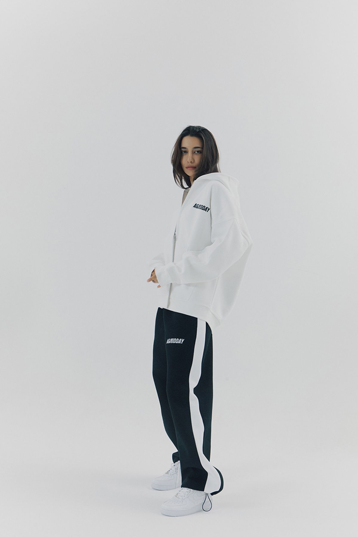 어굿데이(AGOODDAY) [UNISEX]  BELLUNA HOODIE ZIPUP (white)
