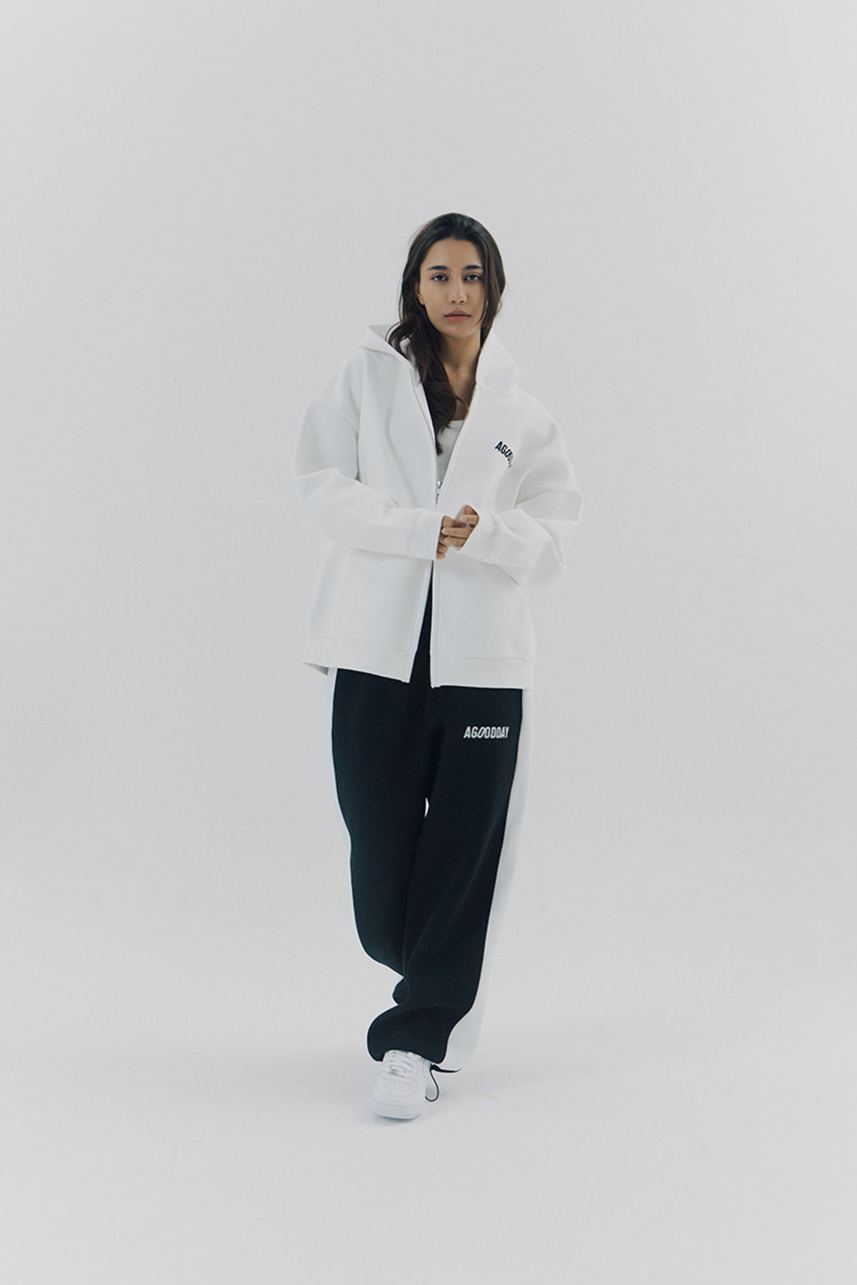 어굿데이(AGOODDAY) [UNISEX]  BELLUNA HOODIE ZIPUP (white)