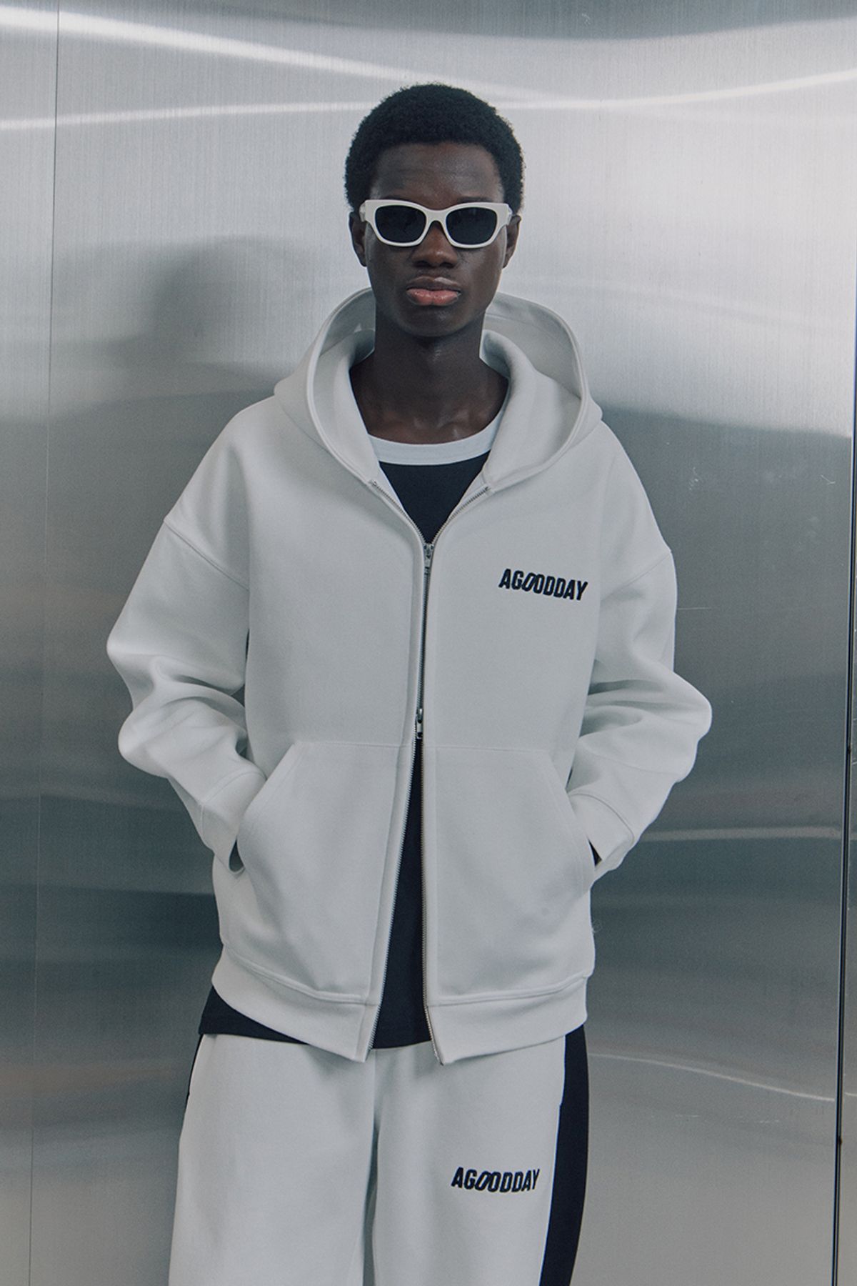 어굿데이(AGOODDAY) [UNISEX]  BELLUNA HOODIE ZIPUP (white)