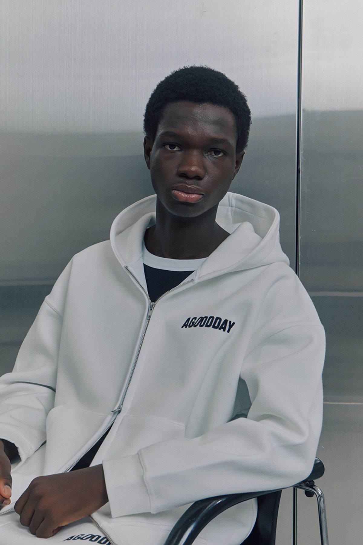 어굿데이(AGOODDAY) [UNISEX]  BELLUNA HOODIE ZIPUP (white)