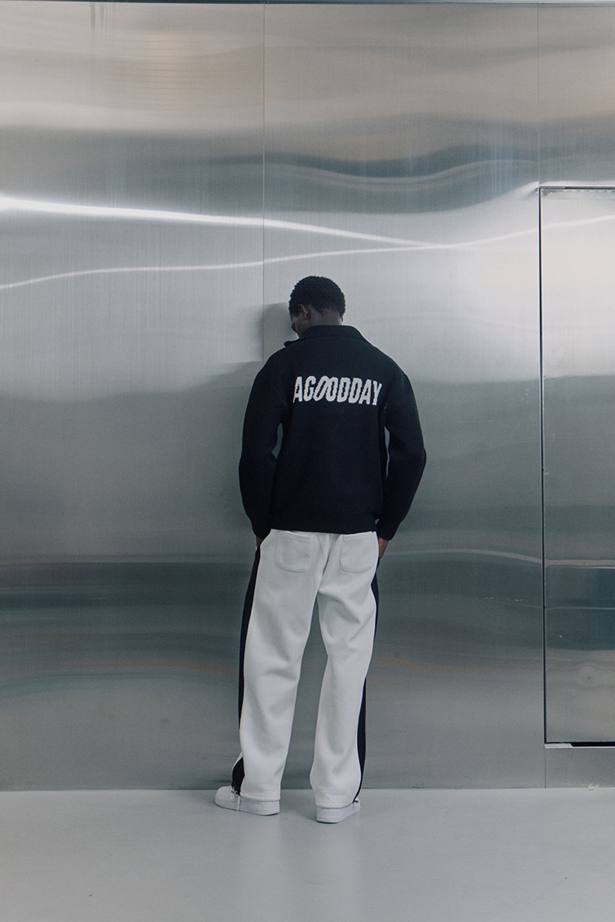 어굿데이(AGOODDAY) [UNISEX]  TEMBER SWEATER (black)