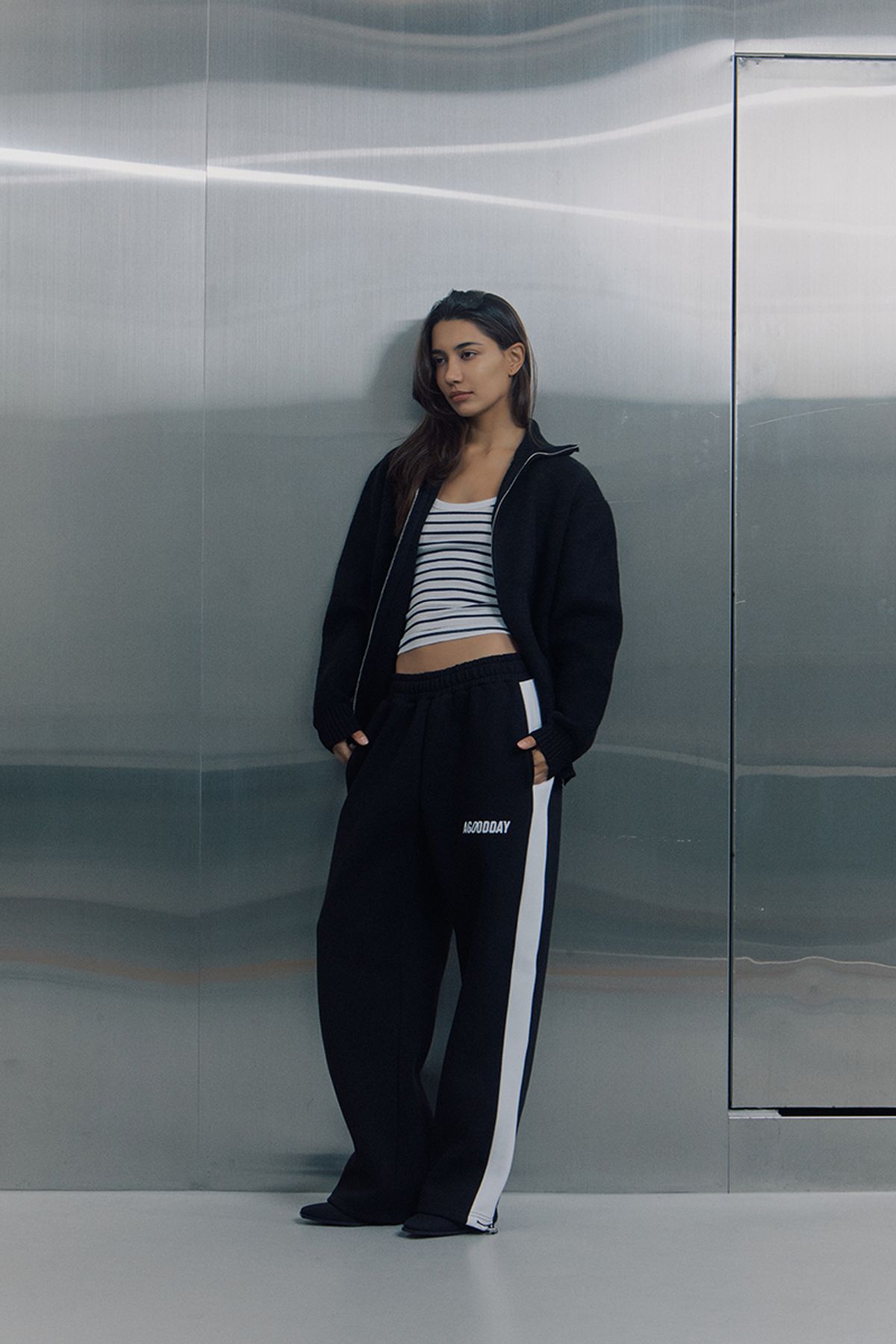 어굿데이(AGOODDAY) [UNISEX]  TEMBER SWEATER (black)