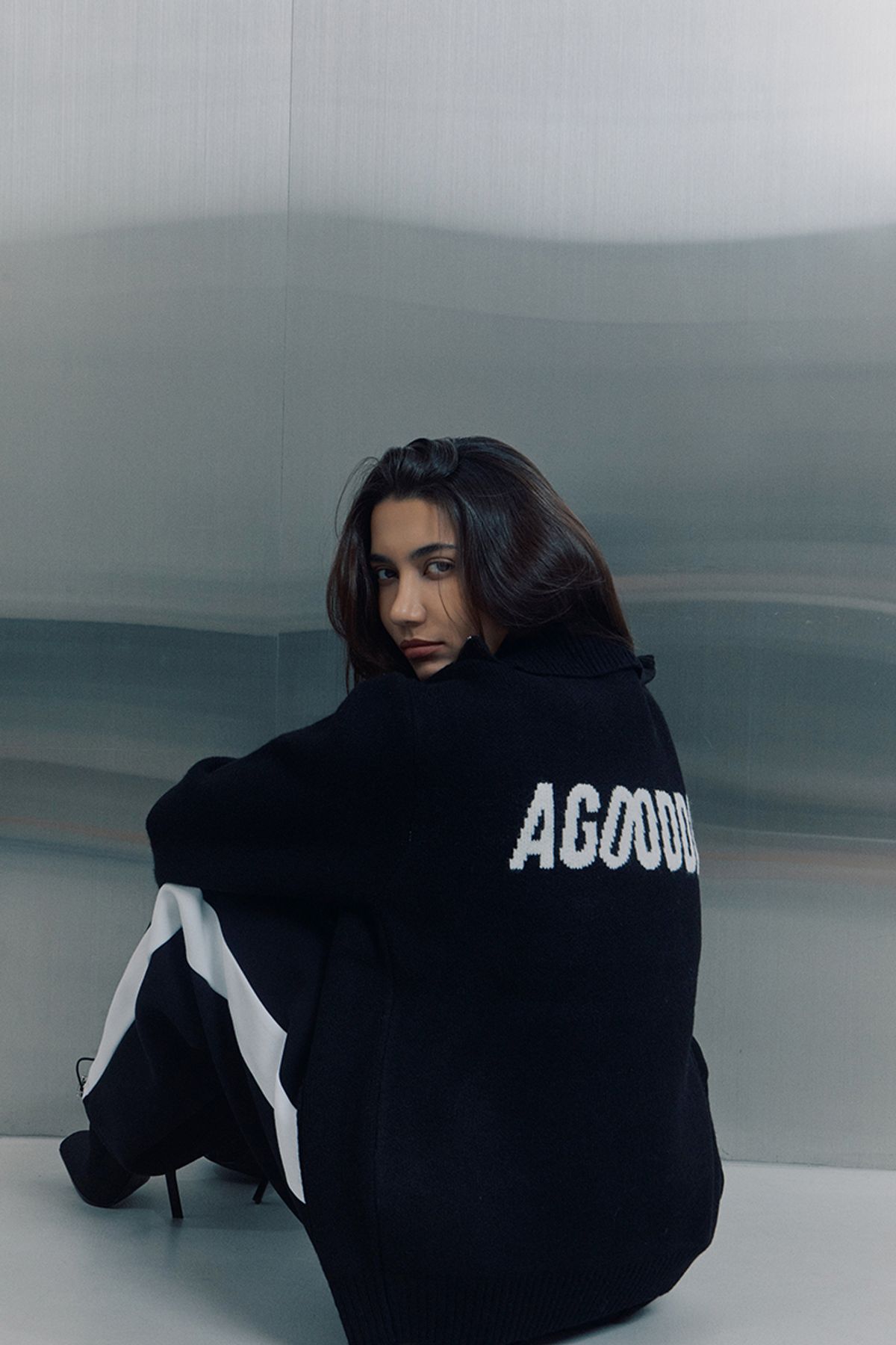 어굿데이(AGOODDAY) [UNISEX]  TEMBER SWEATER (black)