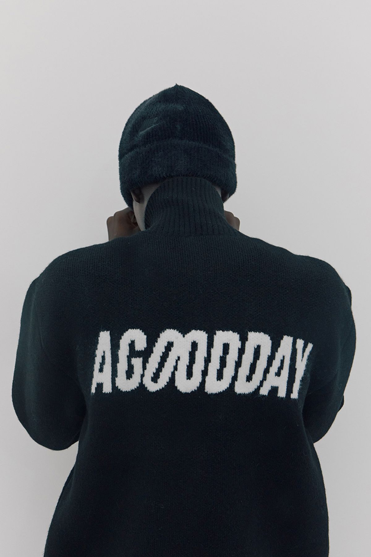 어굿데이(AGOODDAY) [UNISEX]  TEMBER SWEATER (black)