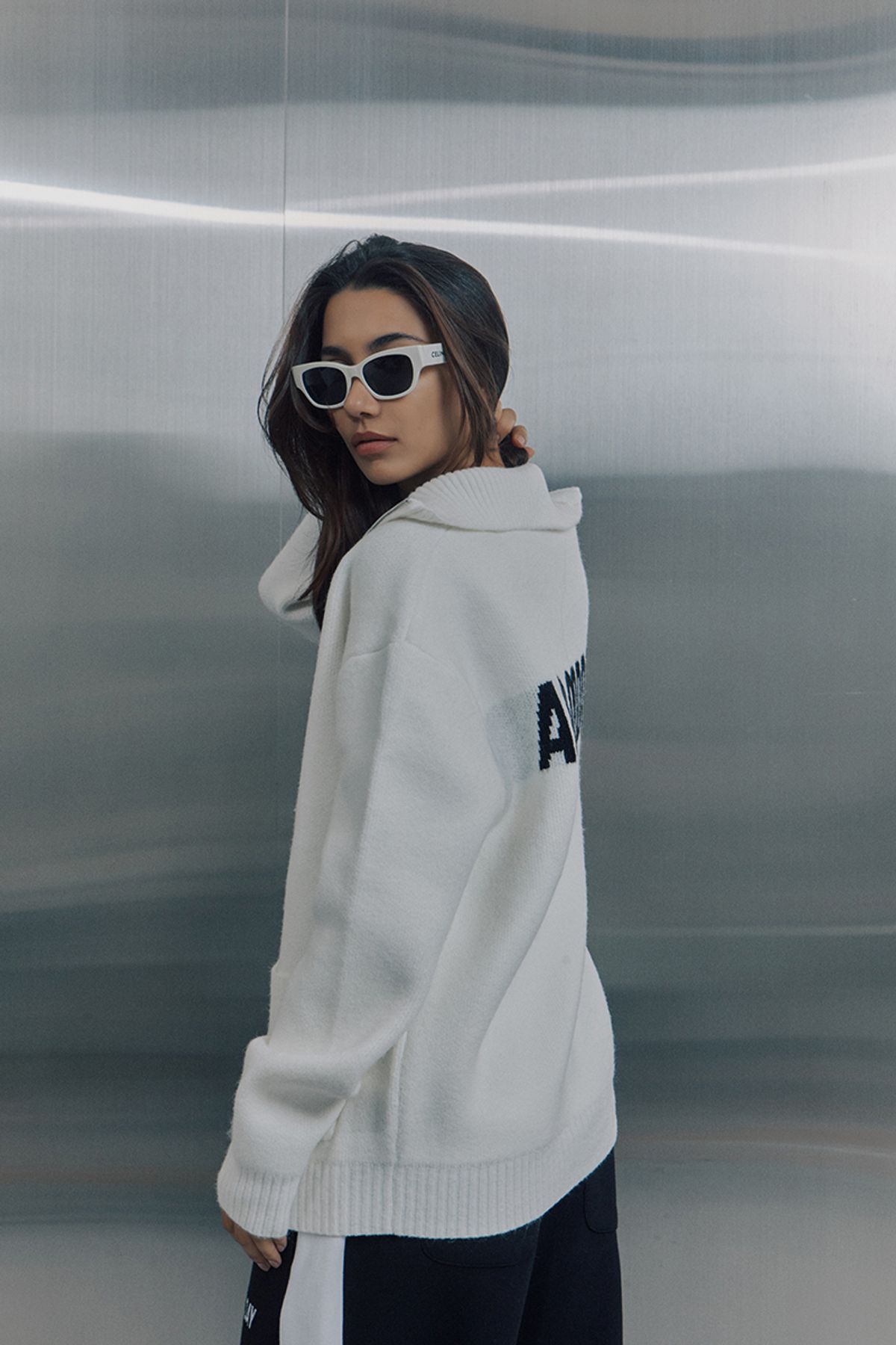 어굿데이(AGOODDAY) [UNISEX]  TEMBER SWEATER (white)