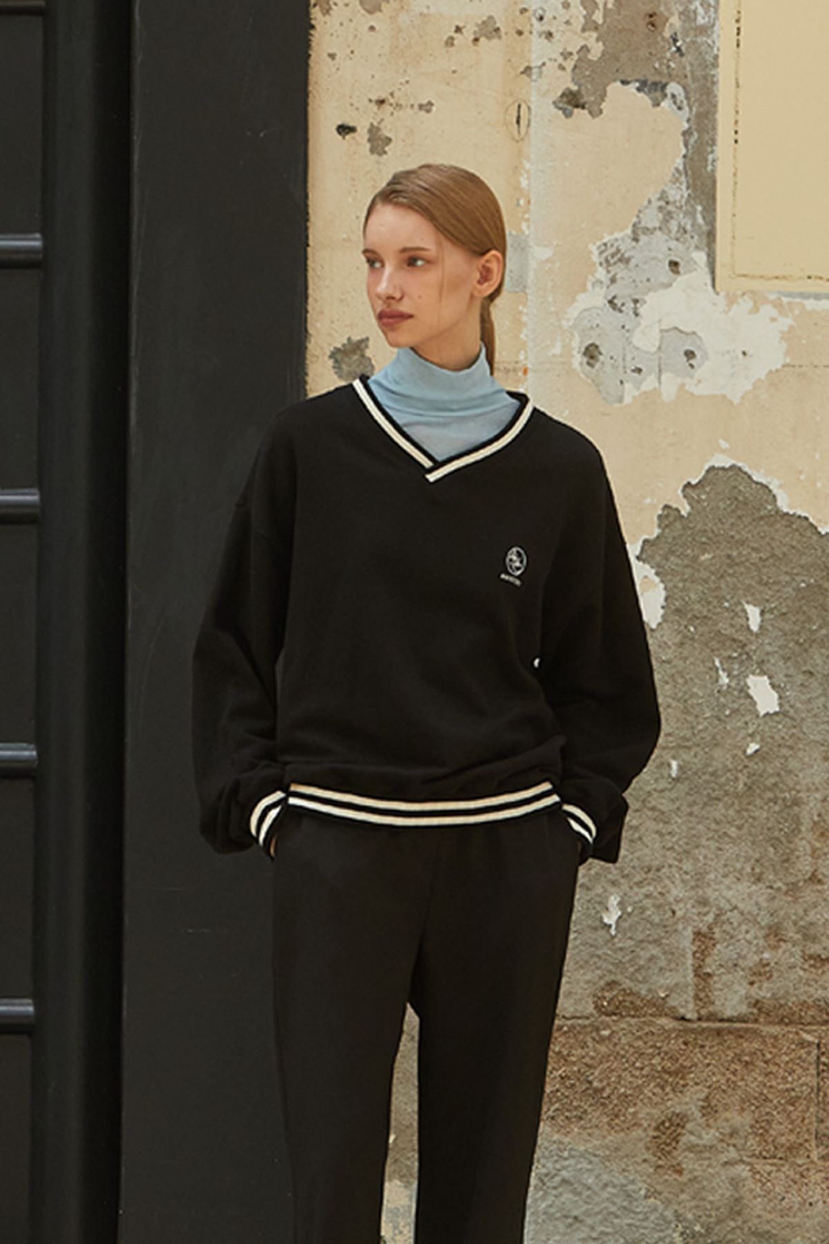 아노에틱(ANOETIC) V-NECK OVER FIT SWEATSHIRT_BLACK