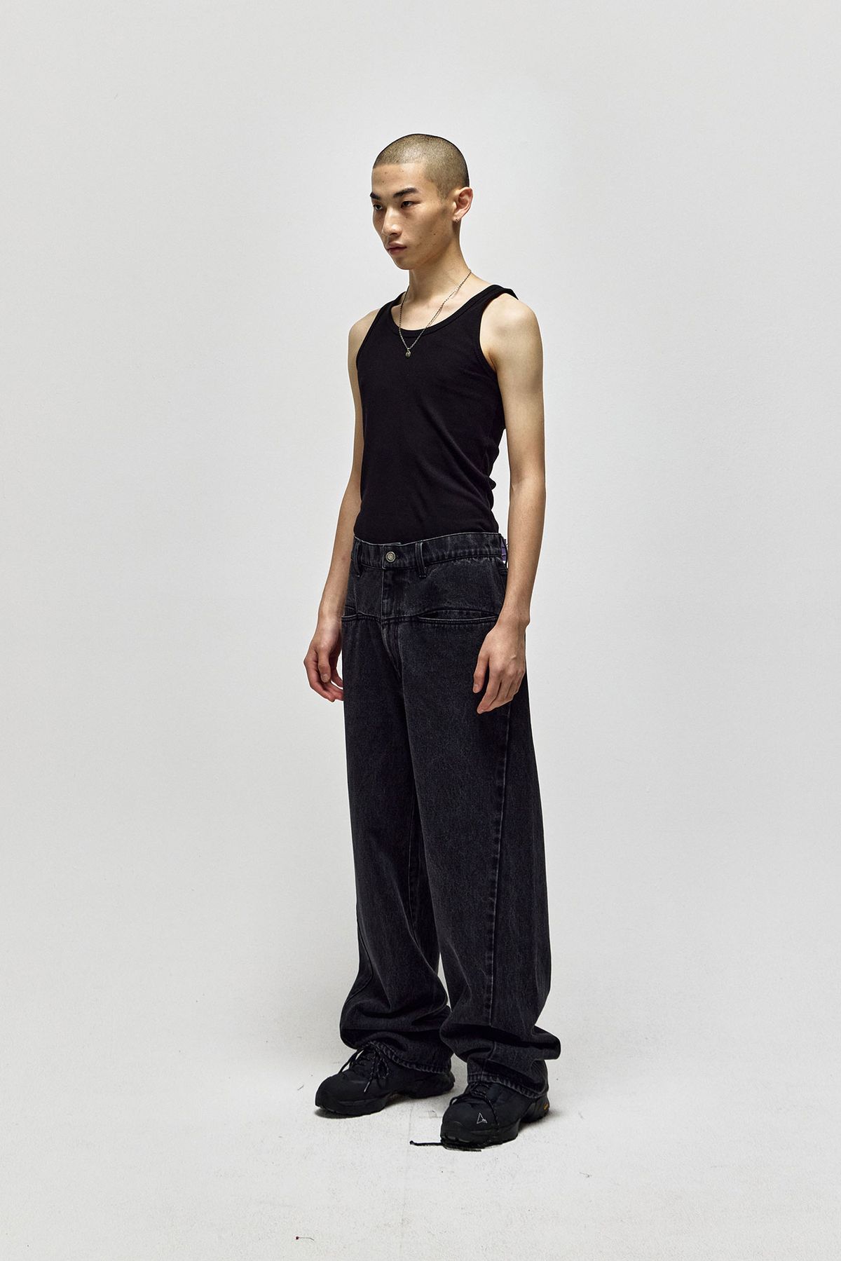 서피스에디션(SURFACE EDITION) TWISTED SLASH DENIM_BLACK