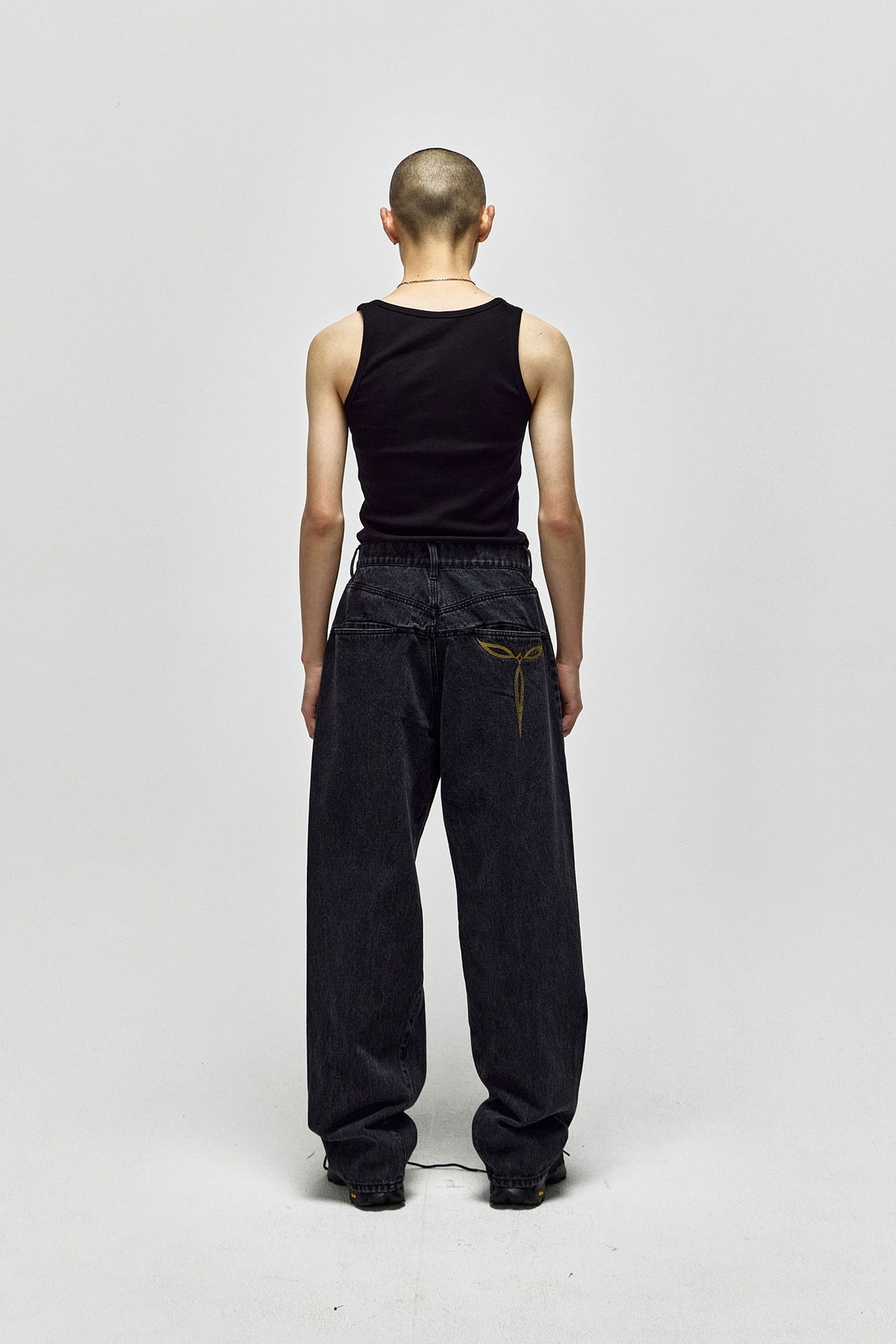 서피스에디션(SURFACE EDITION) TWISTED SLASH DENIM_BLACK