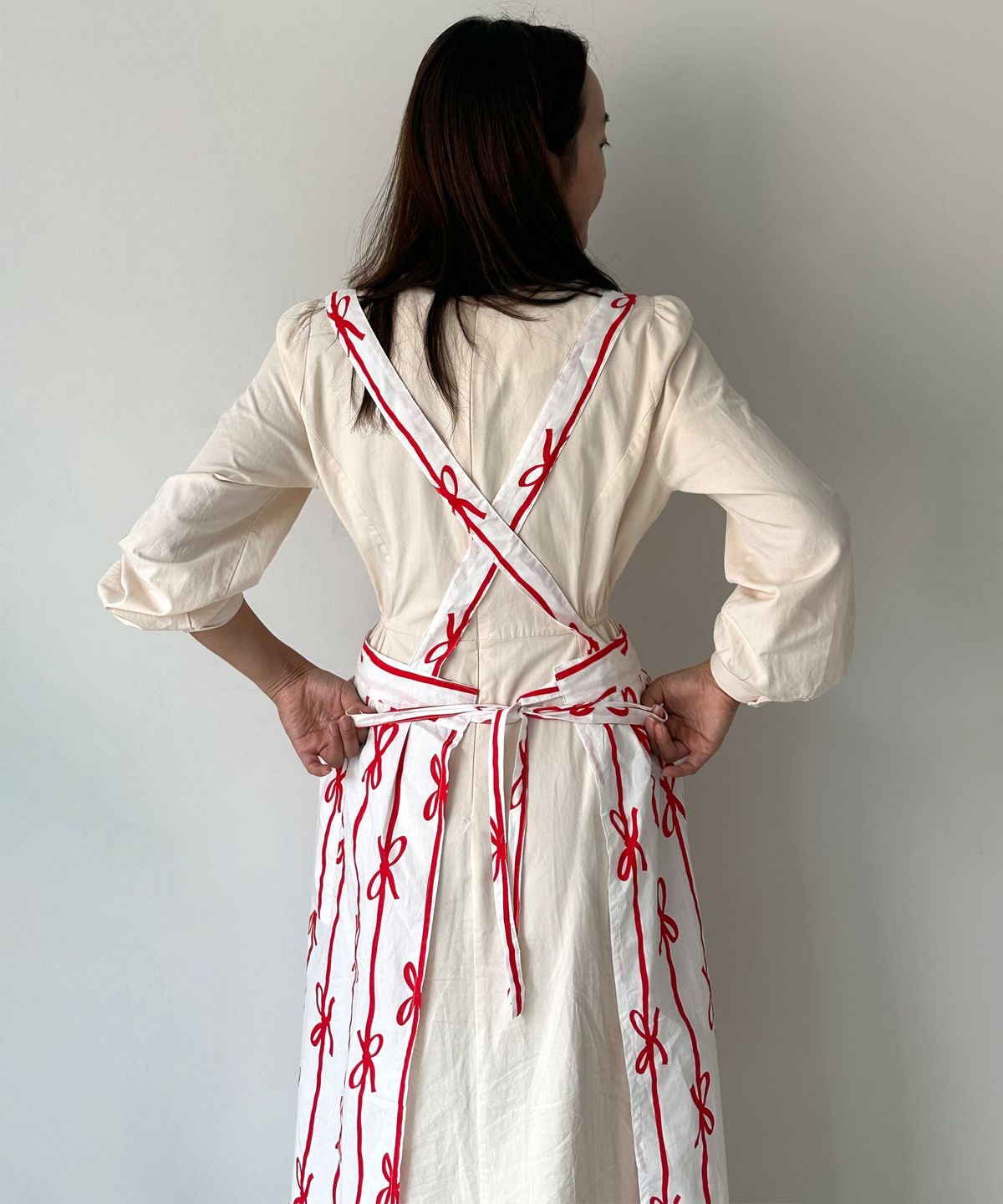 류블류샵(LYUBLYUSHOP) 러블리 리본 패브릭 앞치마 3colors