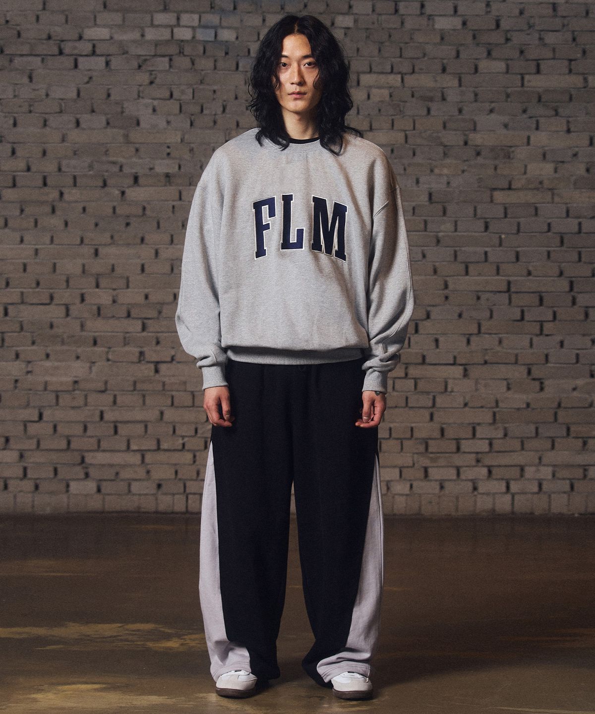 필루미네이트(FILLUMINATE) FLM OG 로고 스웨트 셔츠-5Color