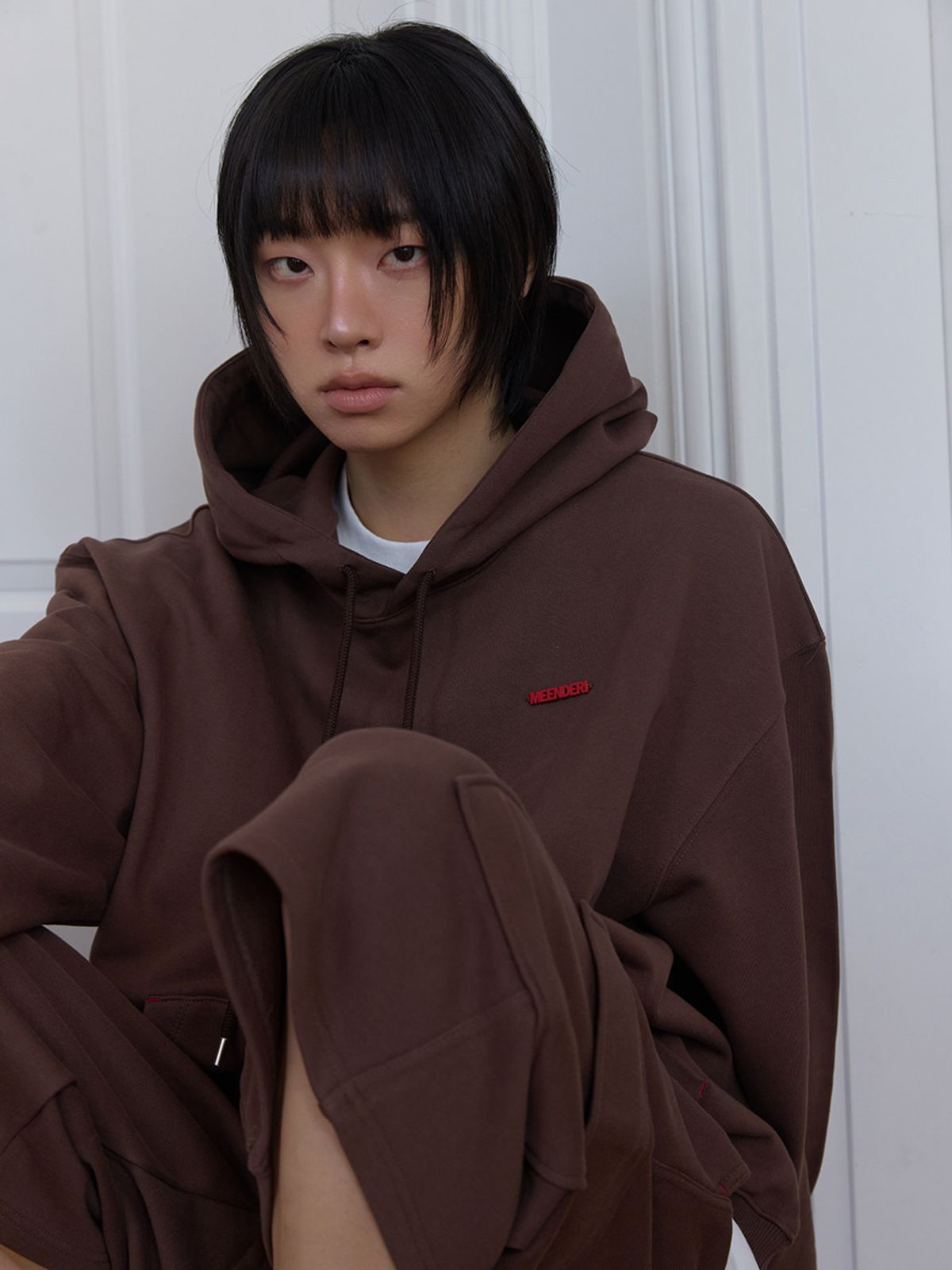 민더리(MEENDERI) [UNISEX] BARTACK STITCH HOODIE - BROWN