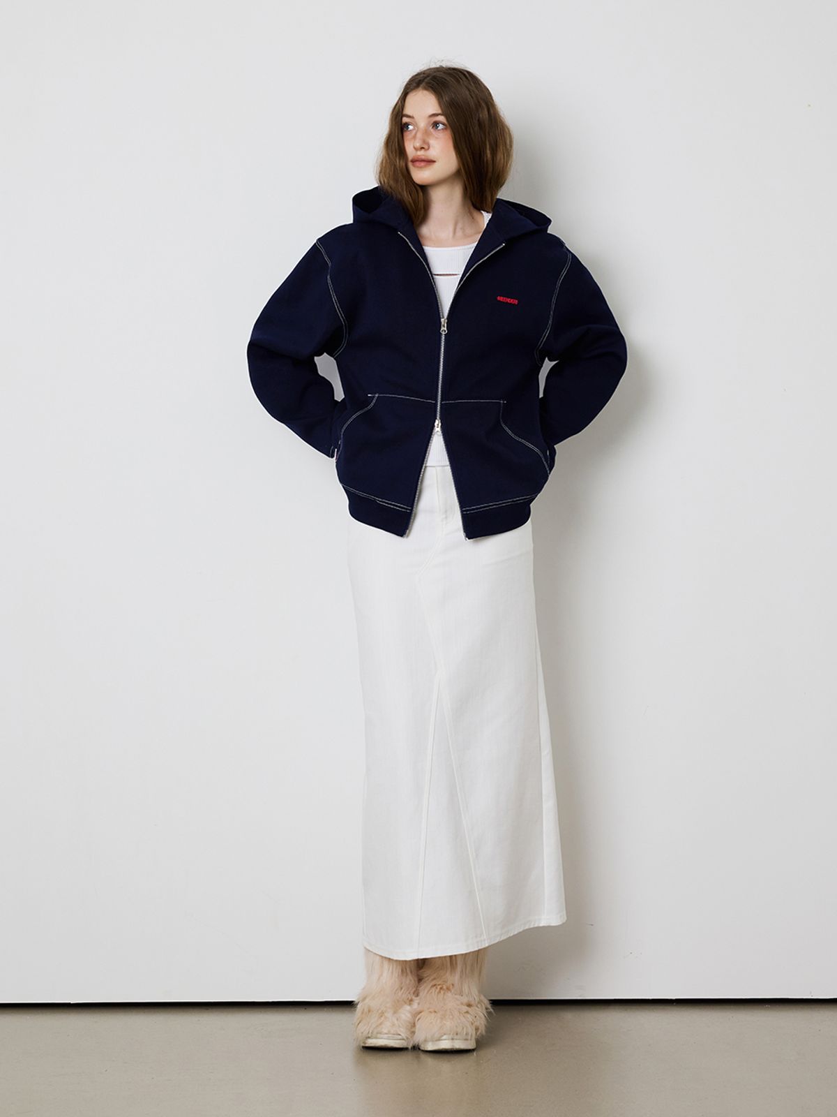 민더리(MEENDERI) [UNISEX] STITCH POCKET ZIP UP HOODIE - NAVY