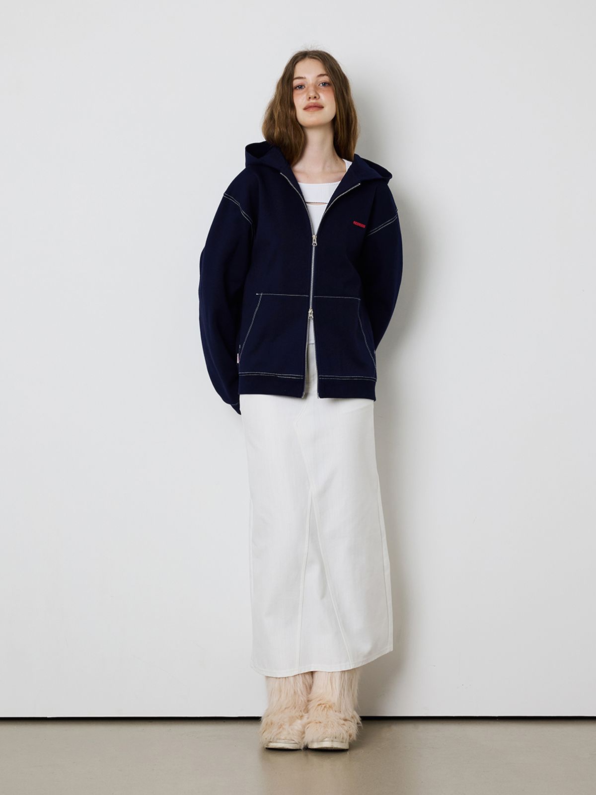 민더리(MEENDERI) [UNISEX] STITCH POCKET ZIP UP HOODIE - NAVY