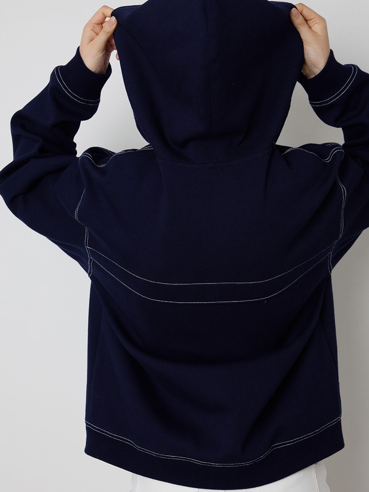 민더리(MEENDERI) [UNISEX] STITCH POCKET ZIP UP HOODIE - NAVY