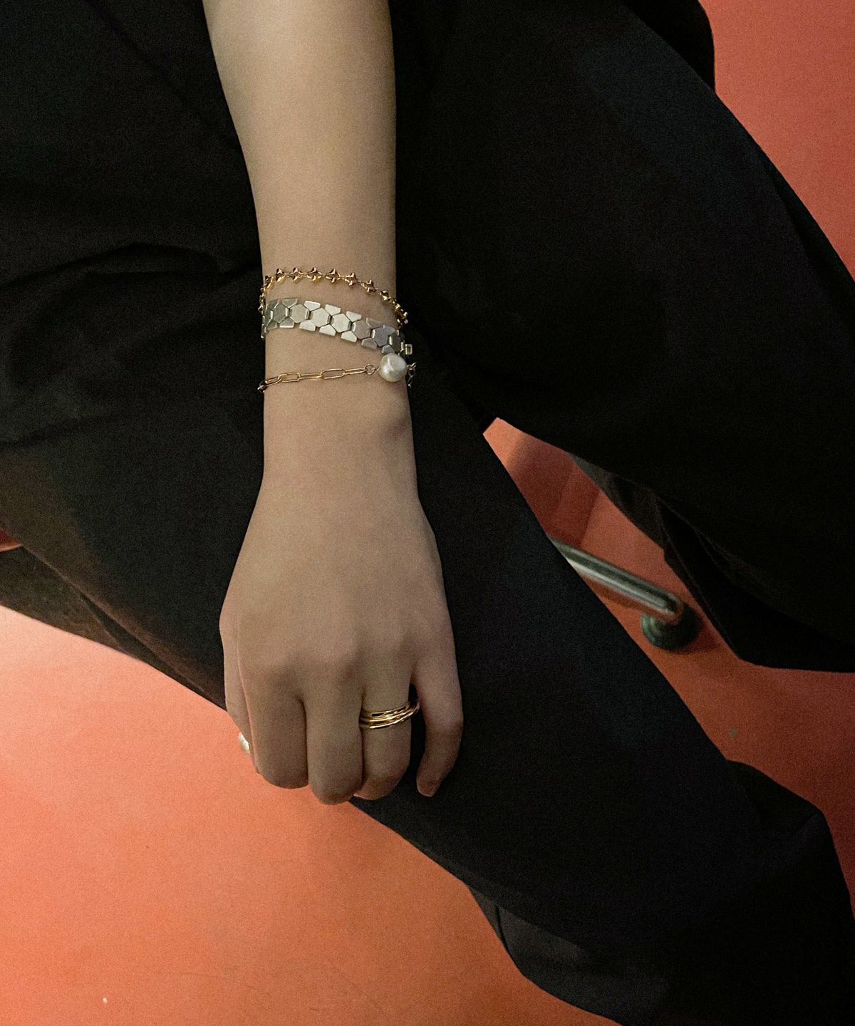 아워띵스(OURTHINGS) 클로버 골드 체인 브레이슬릿