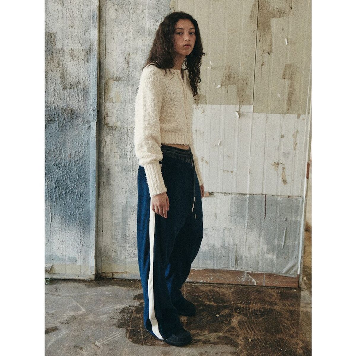 샌드 사운드(SAND SOUND) Boucle Crop ZipUp Sweater  Ivory