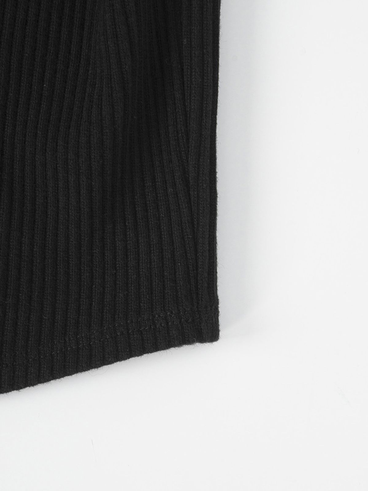 민더리(MEENDERI) CURVE CUTTING SLEEVELESS TOP - BLACK