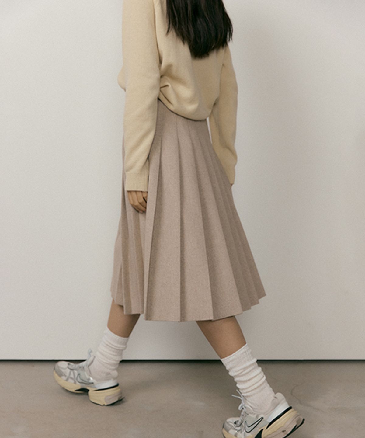 링서울(LINGSEOUL) wool pleated midi skirt-beige