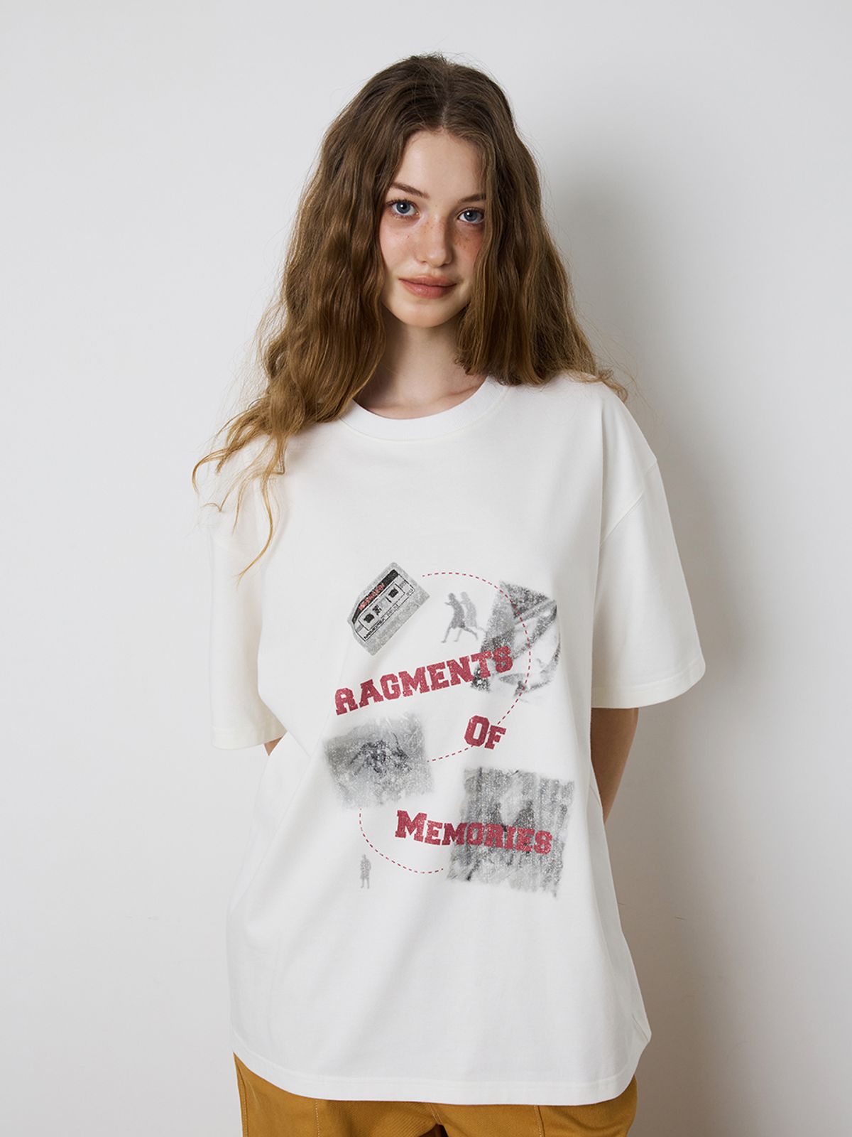 민더리(MEENDERI) [UNISEX] FRAGMENTS PRINT T-SHIRT - WHITE