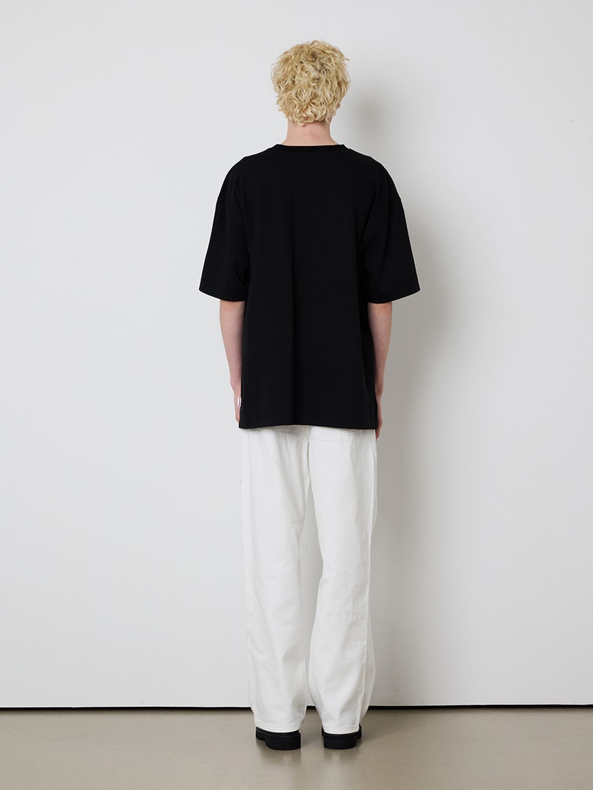 민더리(MEENDERI) [UNISEX] FRAGMENTS PRINT T-SHIRT - BLACK