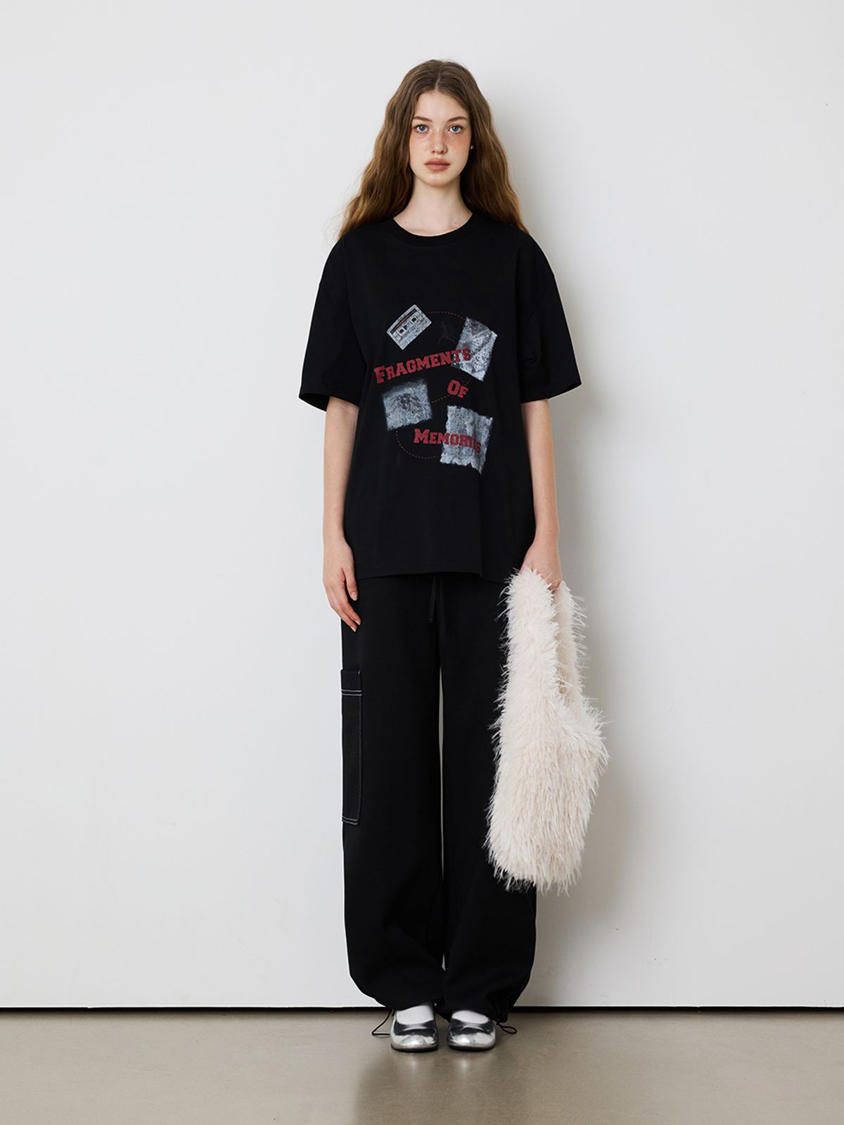 민더리(MEENDERI) [UNISEX] FRAGMENTS PRINT T-SHIRT - BLACK