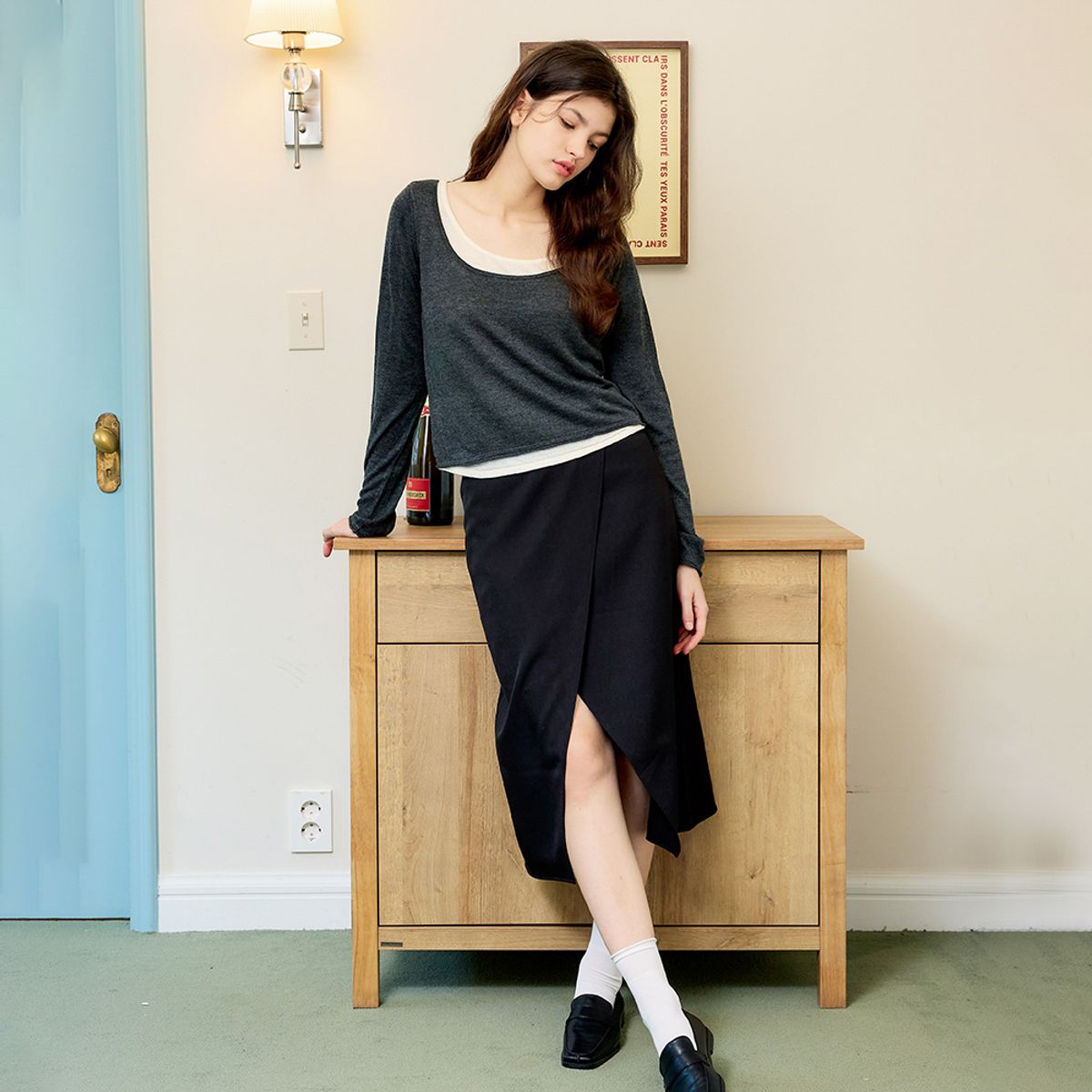 에이앤레이(AEIREI) AR_Autumn black slit skirt