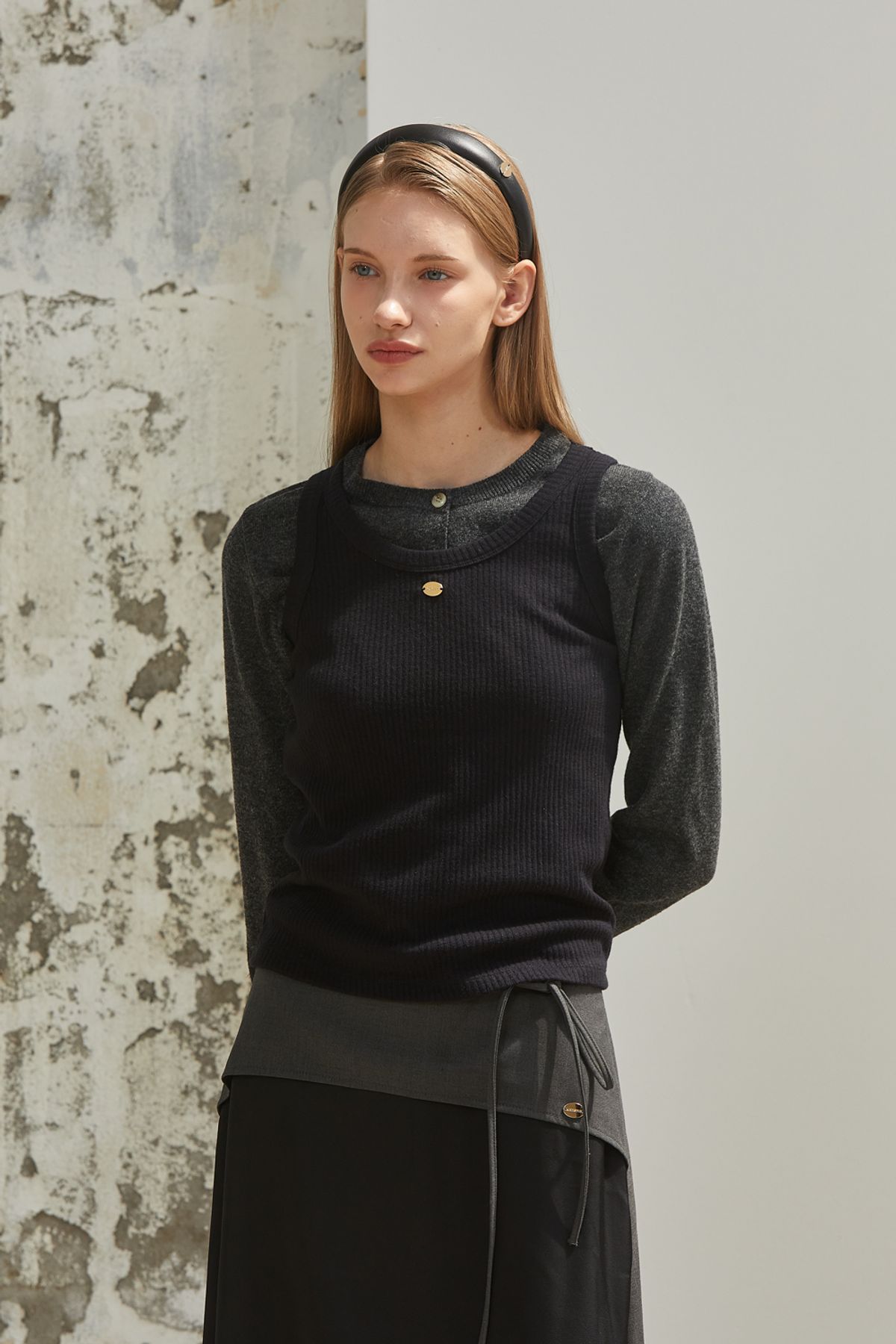 아노에틱(ANOETIC) SOLID ROUND CARDIGAN_CHARCOAL