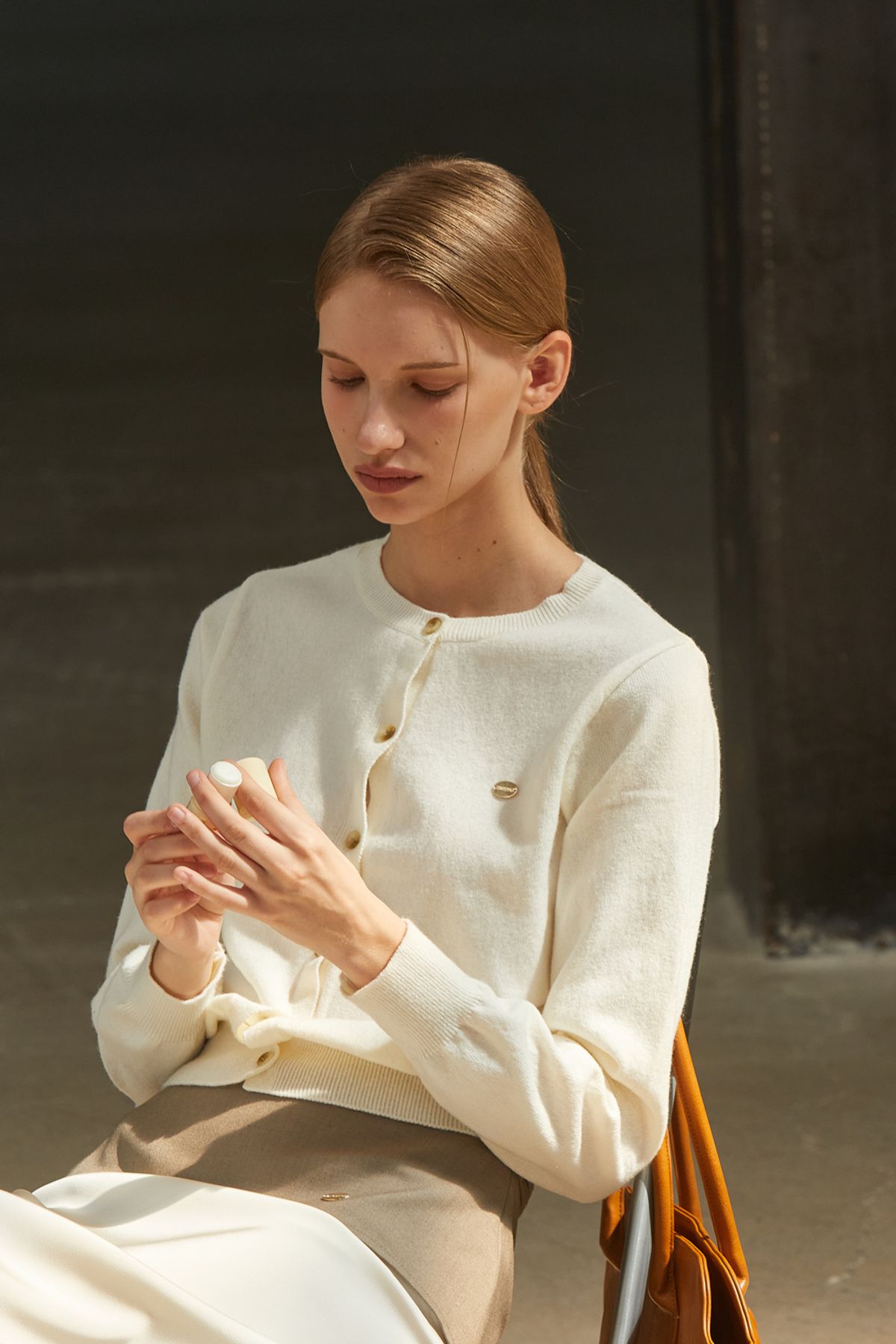 아노에틱(ANOETIC) SOLID ROUND CARDIGAN_IVORY
