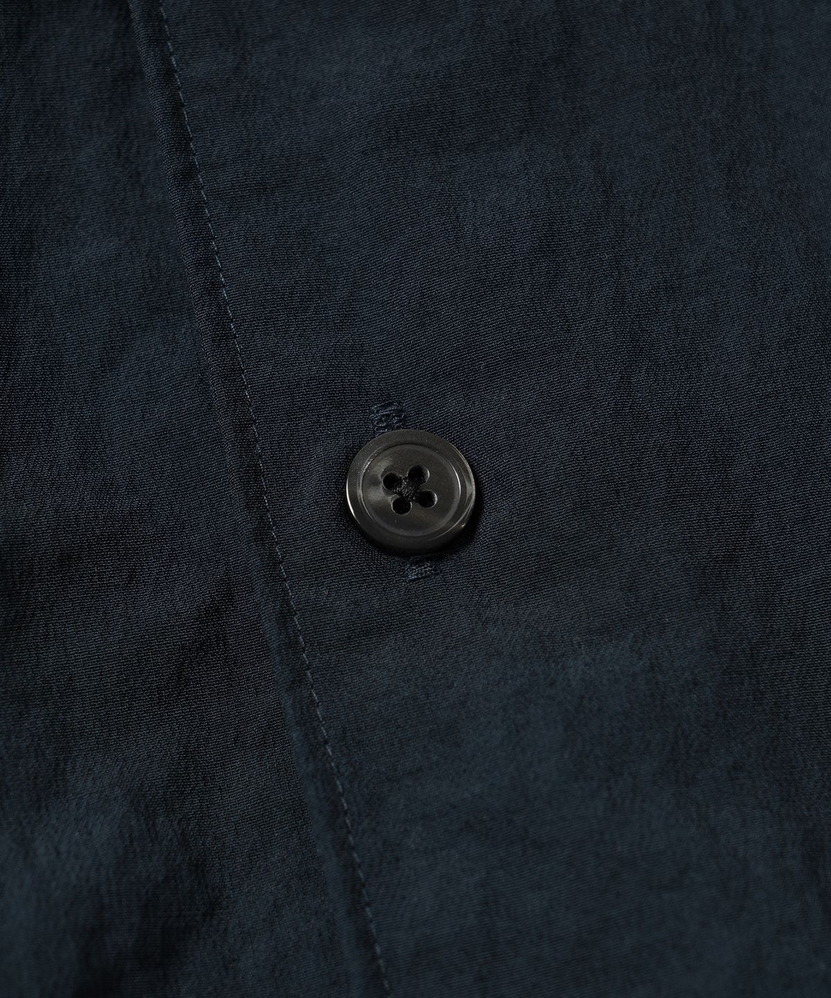 프리즘웍스(FRIZMWORKS) NYLON RAYON RELAXED SHIRT _ NAVY