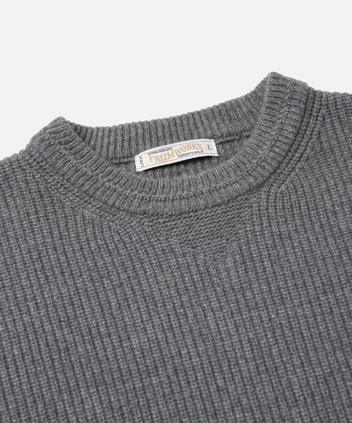 프리즘웍스(FRIZMWORKS) PATCH ROUND PULLOVER KNIT _ GRAY