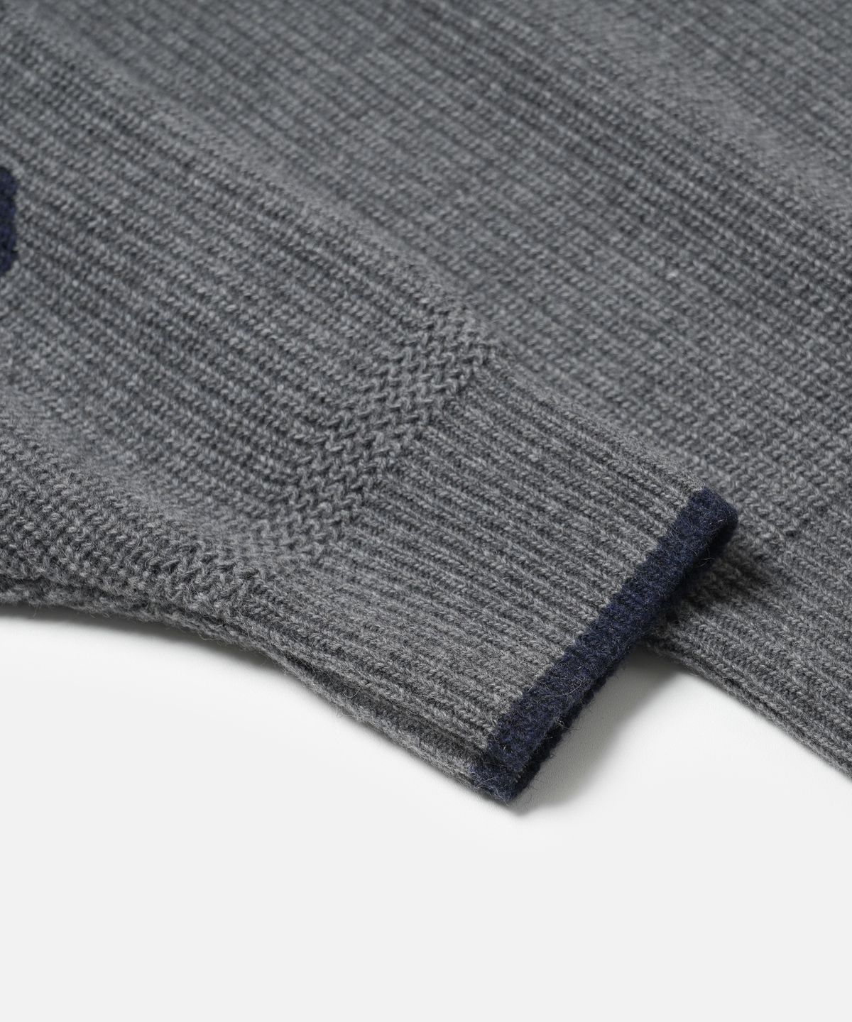 프리즘웍스(FRIZMWORKS) PATCH ROUND PULLOVER KNIT _ GRAY