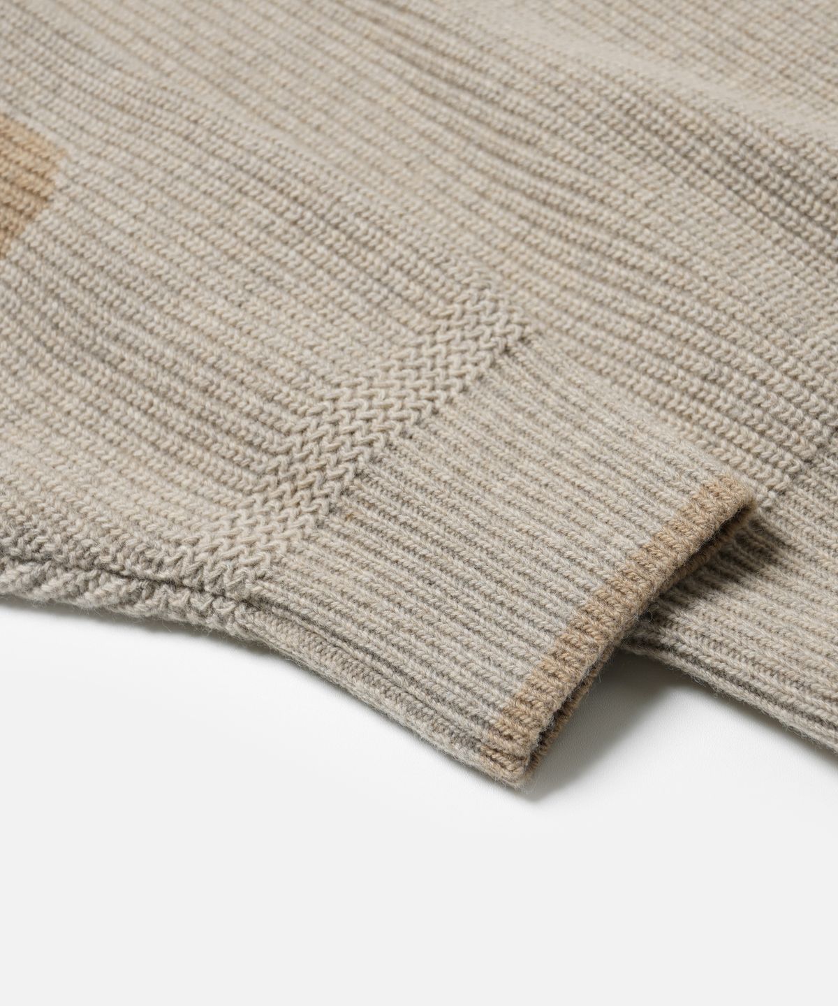 프리즘웍스(FRIZMWORKS) PATCH ROUND PULLOVER KNIT _ OATMEAL