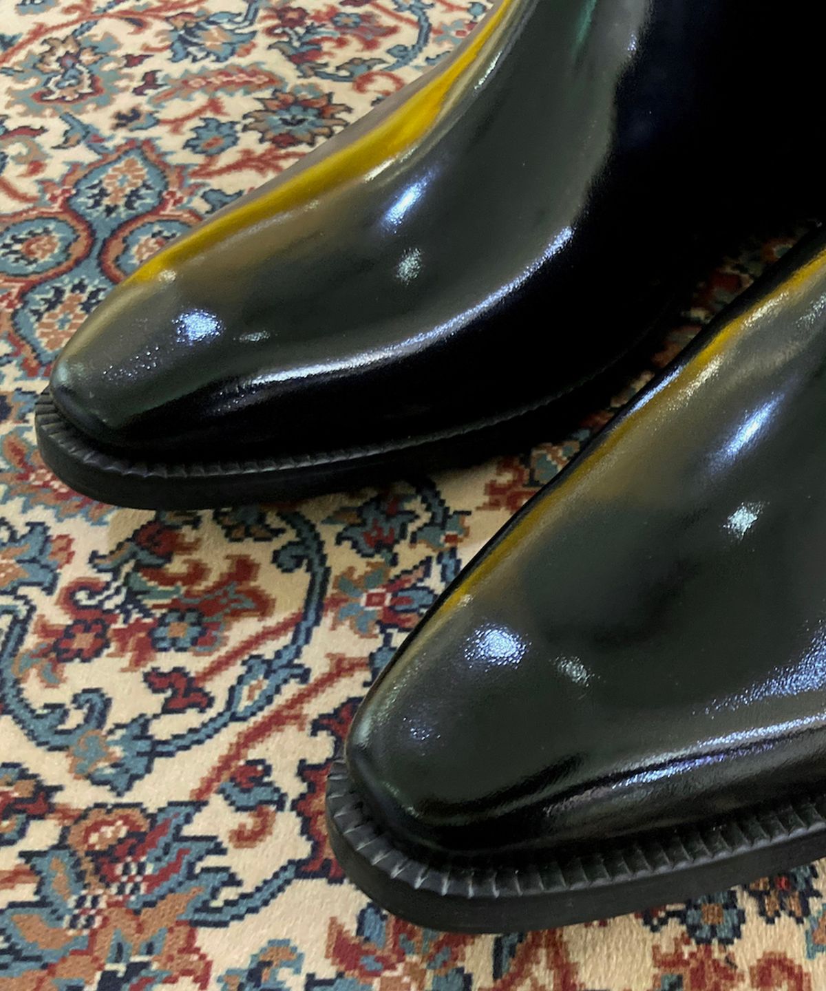 조앤슈(JOENSHOE) 백지퍼 릴 첼시부츠 크리스탈 복스