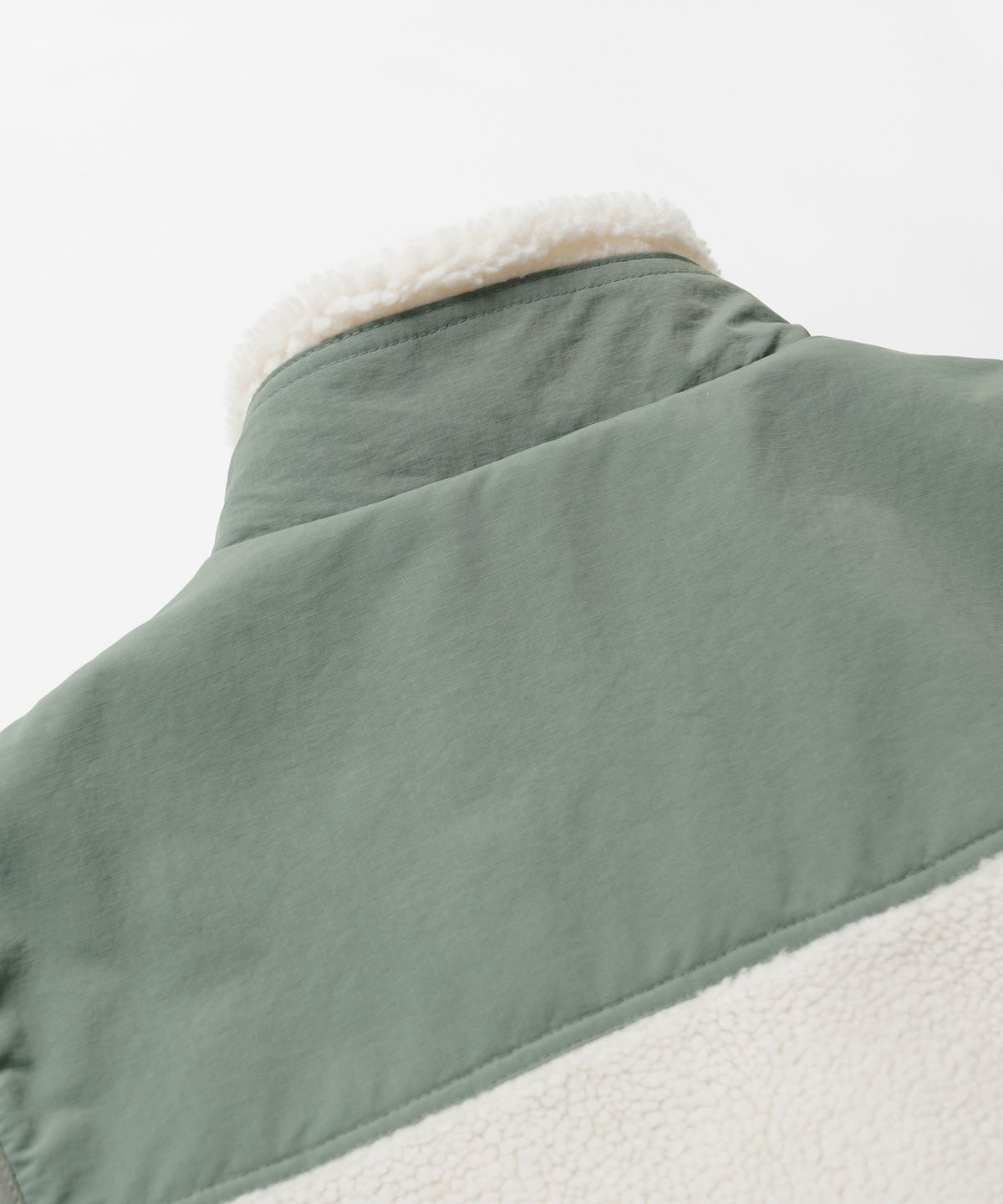 프리즘웍스(FRIZMWORKS) SNUG FLEECE VEST _ IVORY