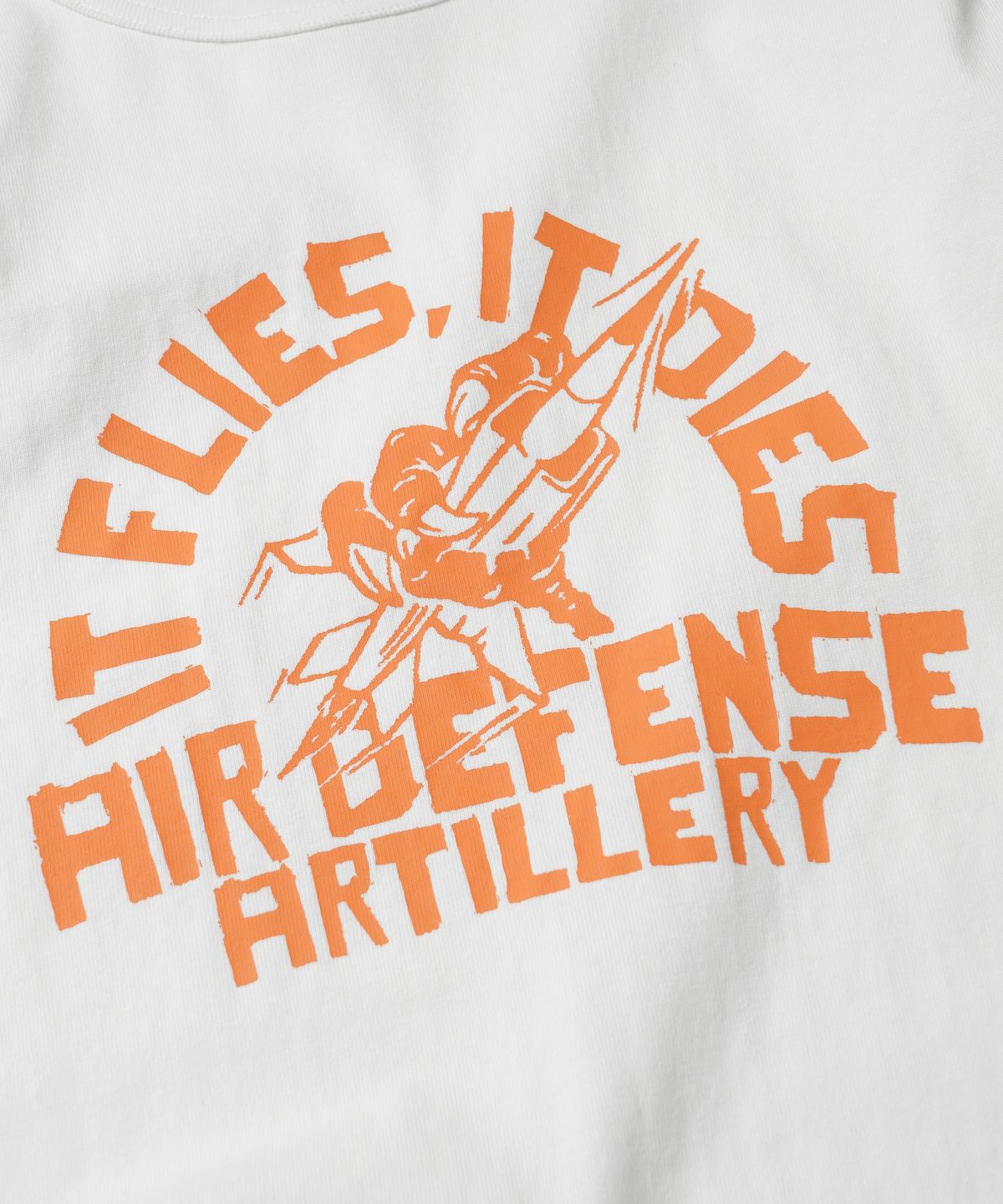 프리즘웍스(FRIZMWORKS) AIR DEFENSE ARTILLERY L/S TEE _ WHITE