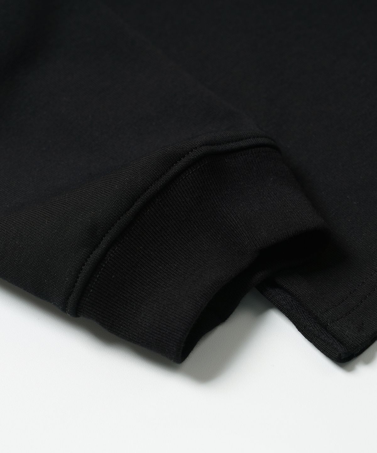 프리즘웍스(FRIZMWORKS) REGULAR MOCK NECK TEE _ BLACK