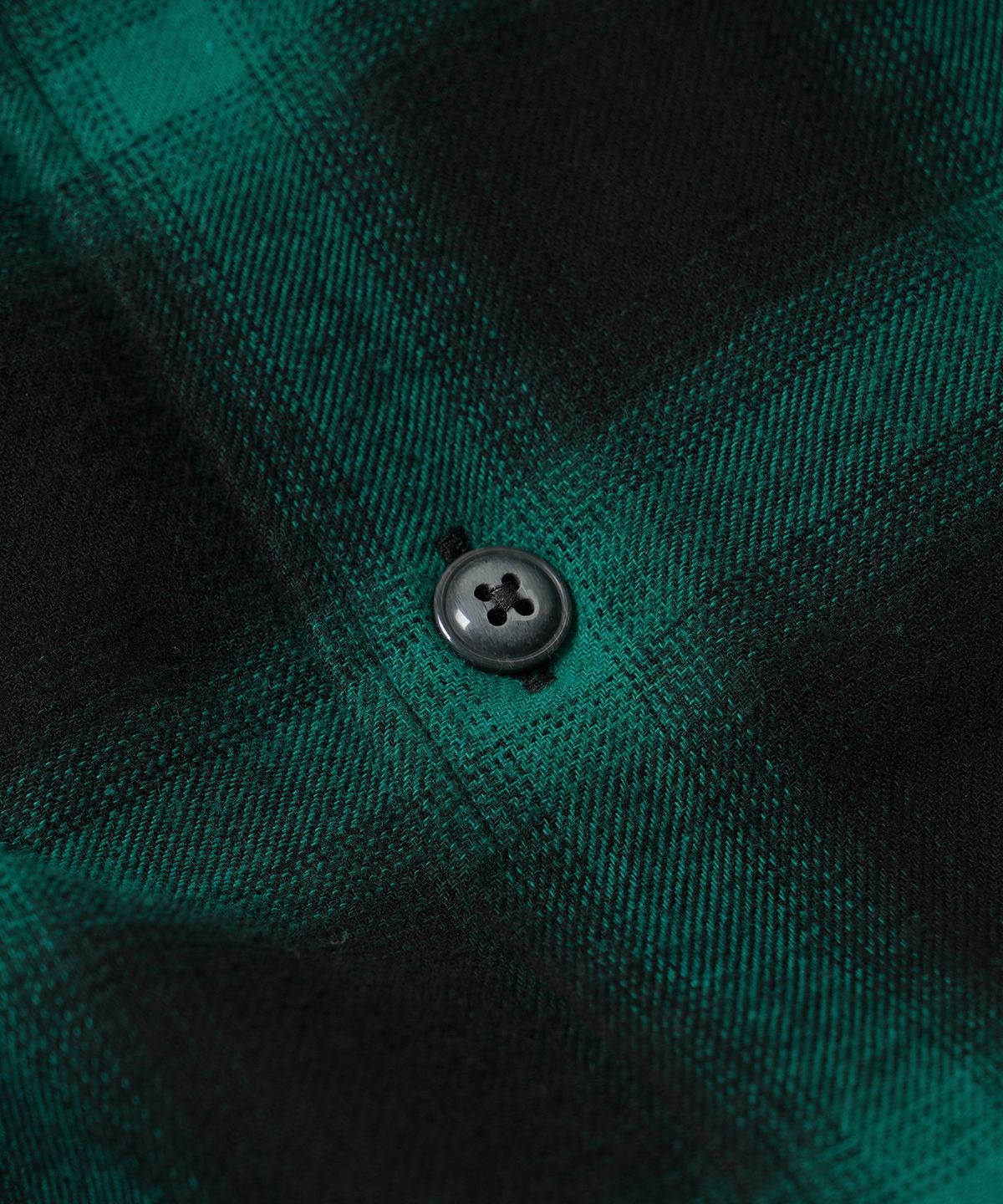 프리즘웍스(FRIZMWORKS) OMBRE FLANNEL RELAXED SHIRT _ GREEN
