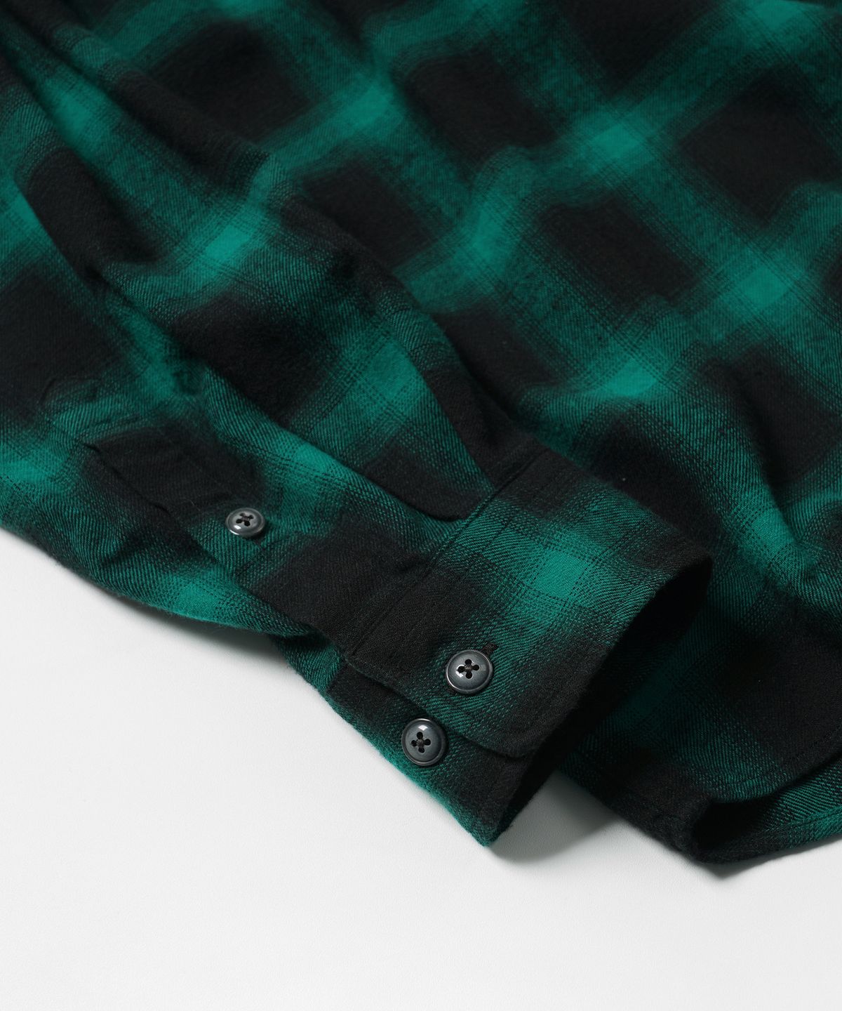 프리즘웍스(FRIZMWORKS) OMBRE FLANNEL RELAXED SHIRT _ GREEN
