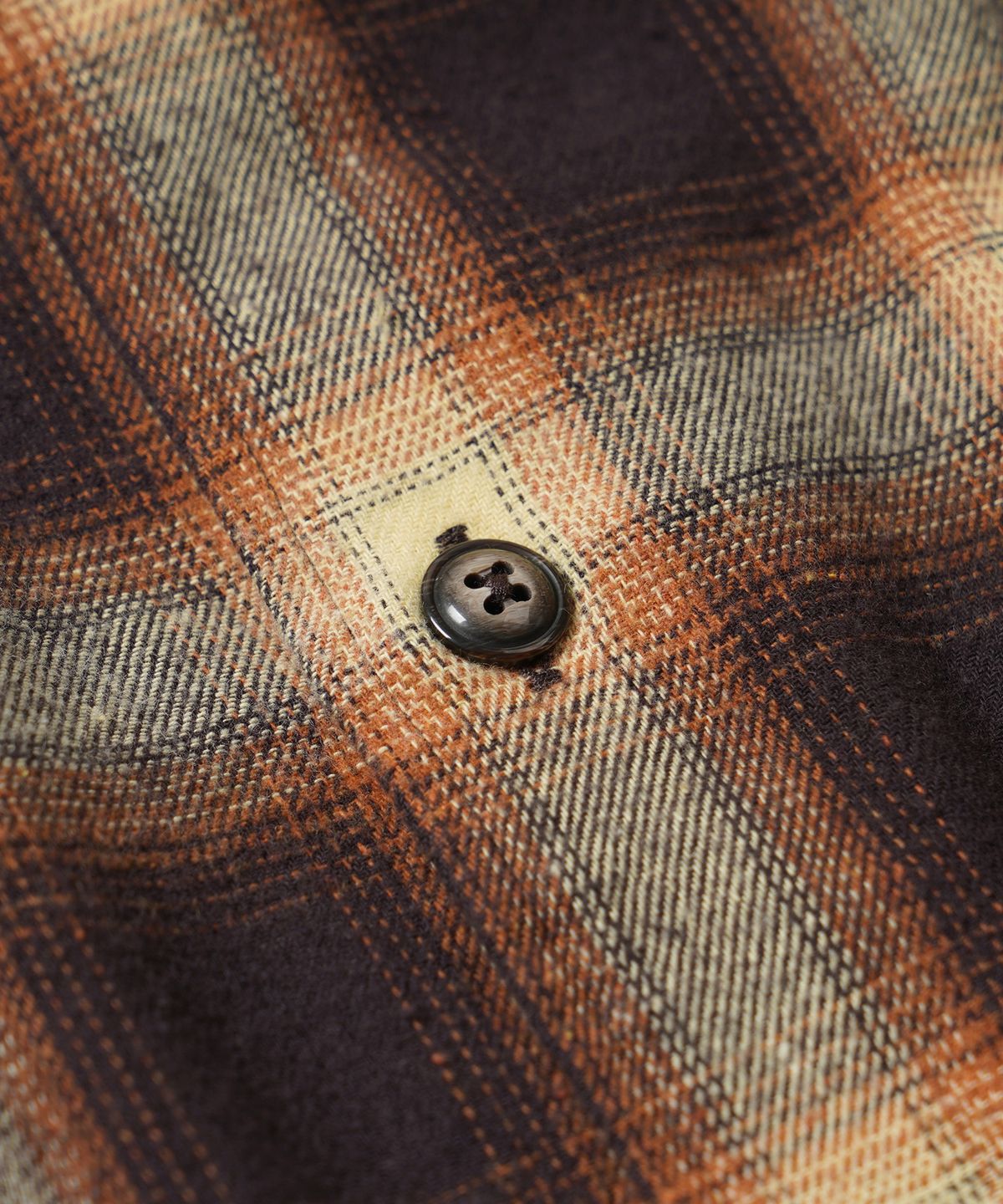 프리즘웍스(FRIZMWORKS) OMBRE FLANNEL RELAXED SHIRT _ BROWN