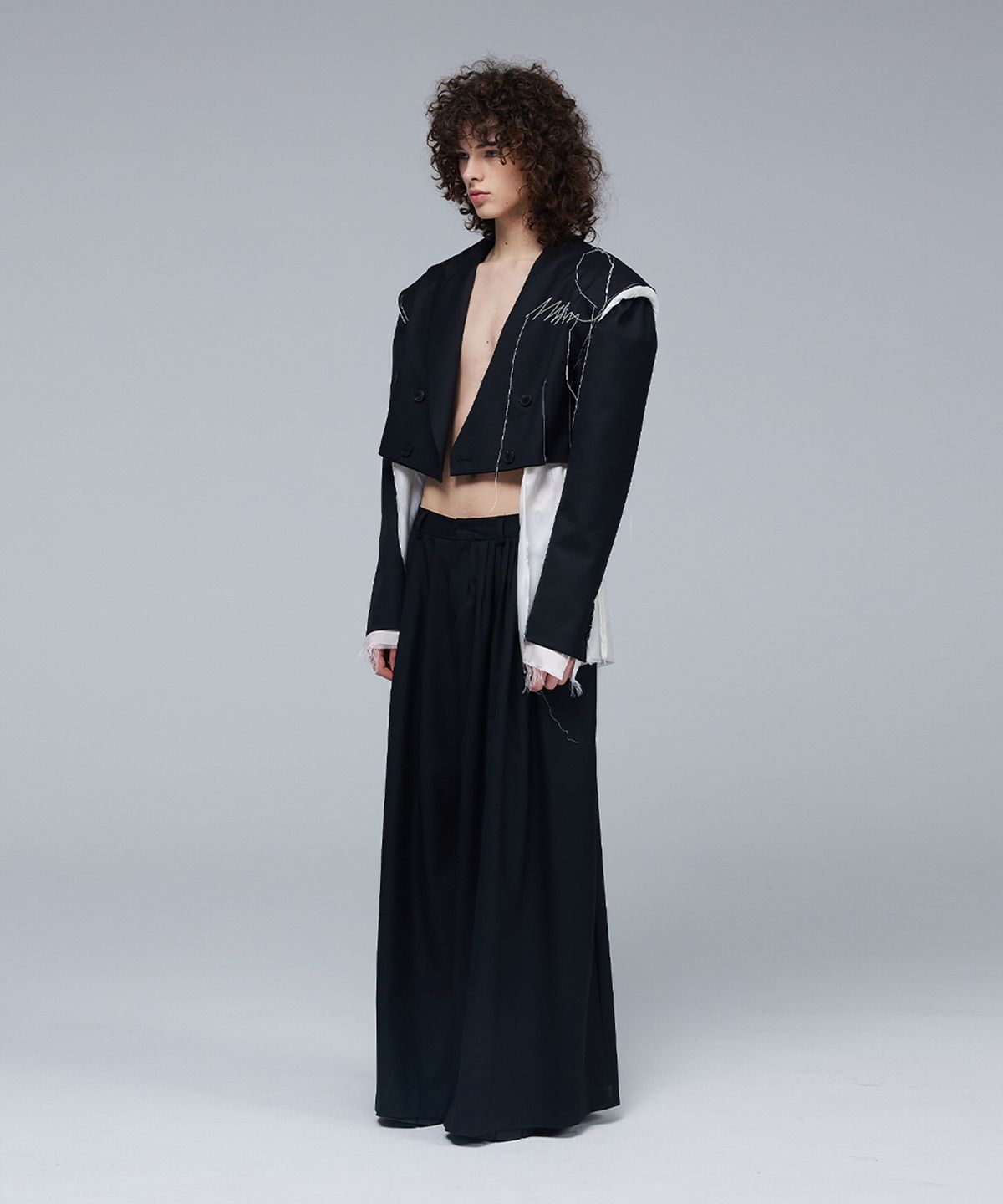므아므(MMAM) Signature unbalance pin tuck flare slacks